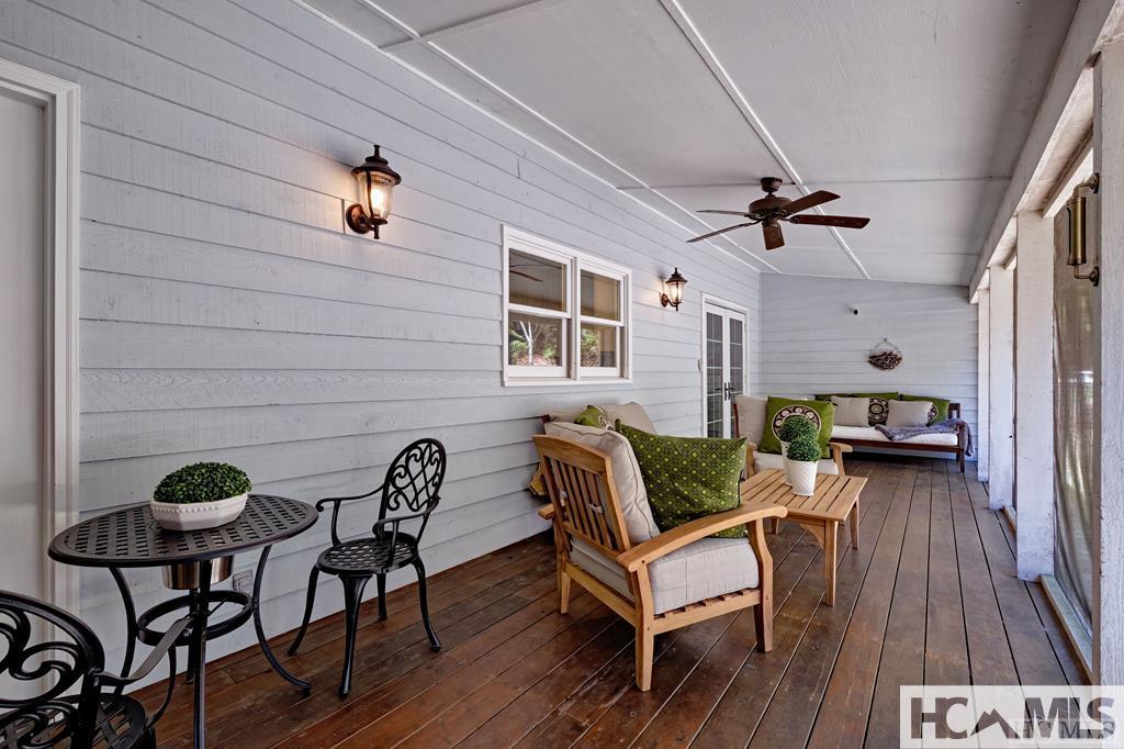 801 Split Rail Row