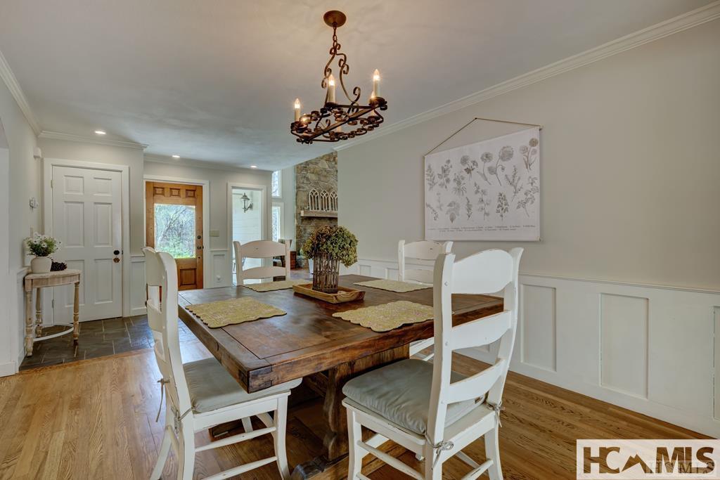 801 Split Rail Row