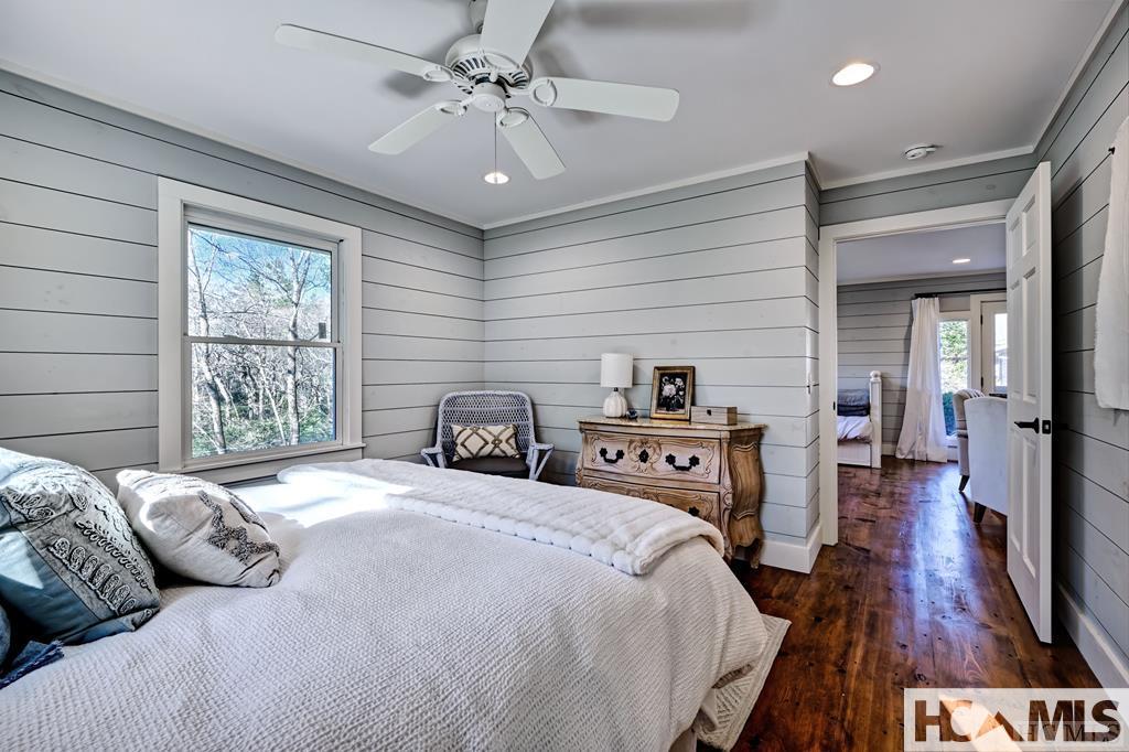 801 Split Rail Row
