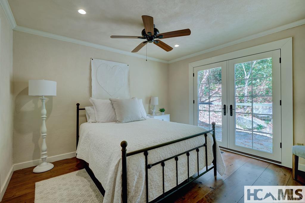 801 Split Rail Row