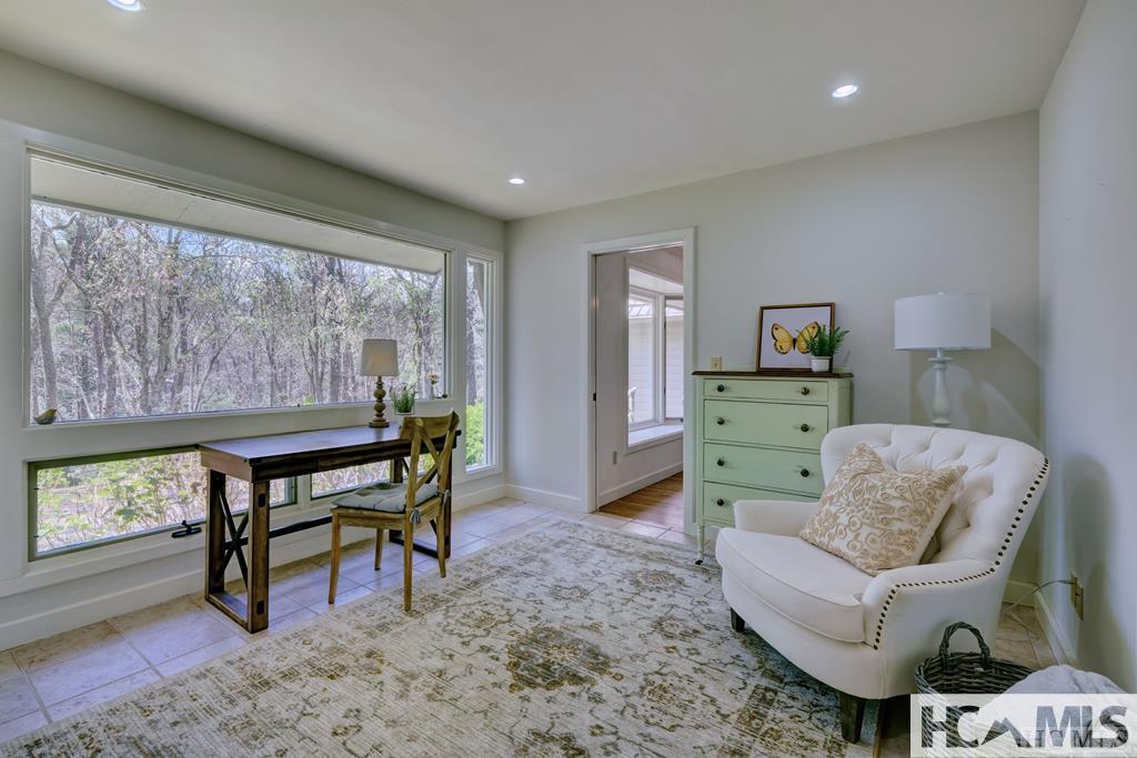 801 Split Rail Row