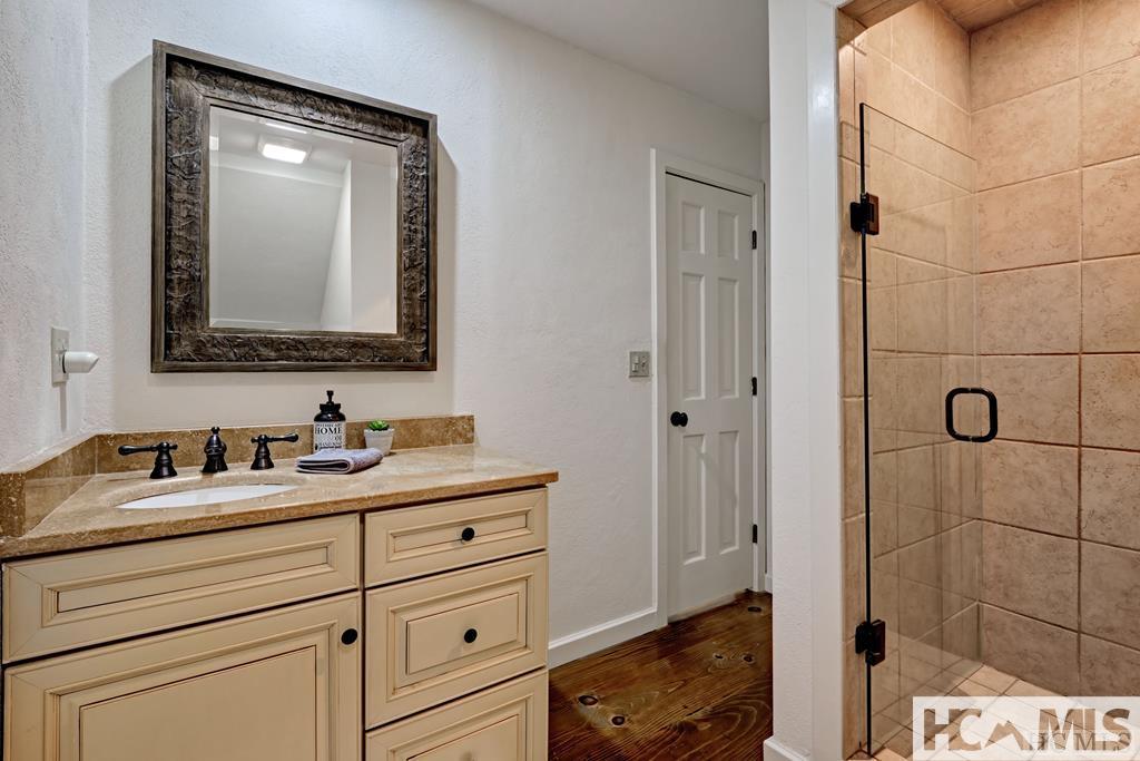 801 Split Rail Row