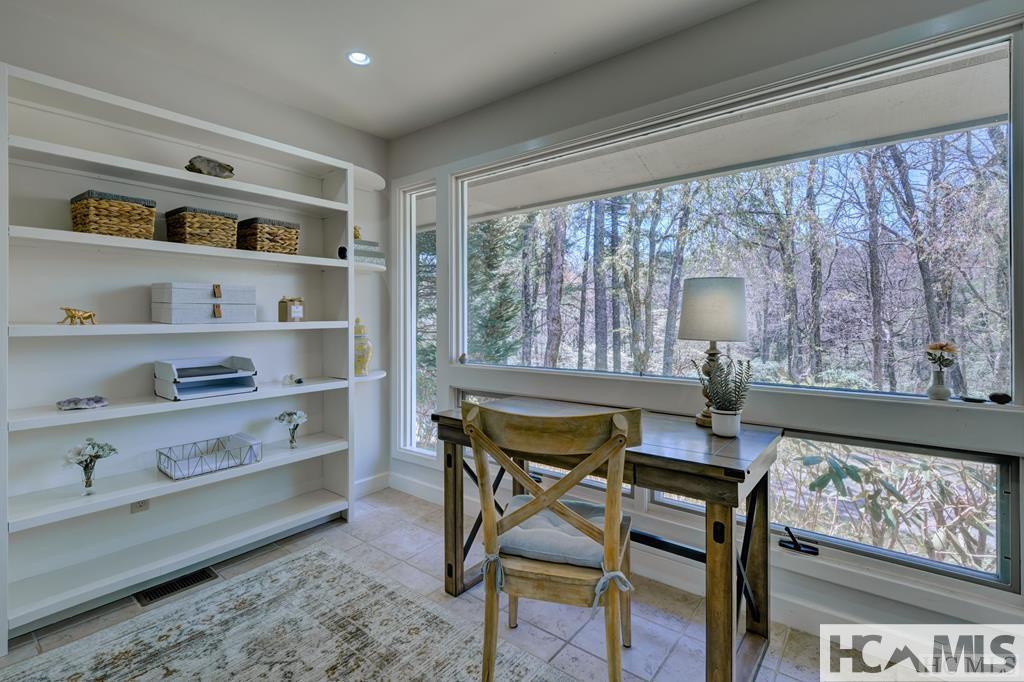 801 Split Rail Row
