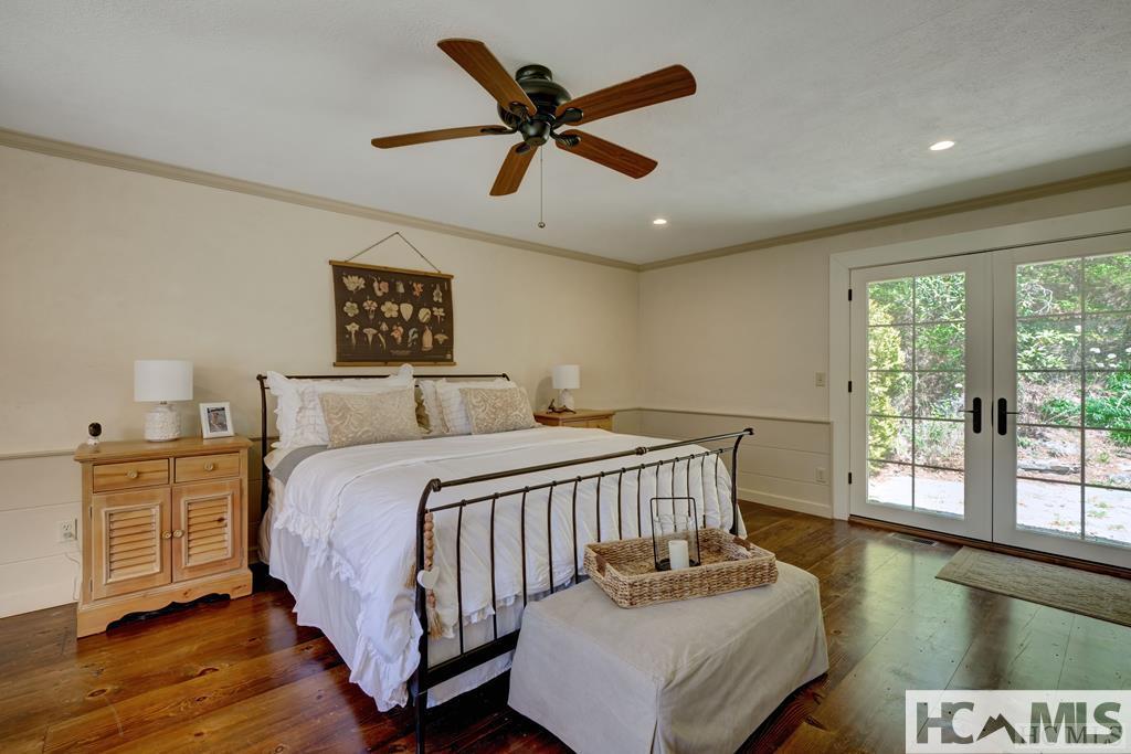 801 Split Rail Row