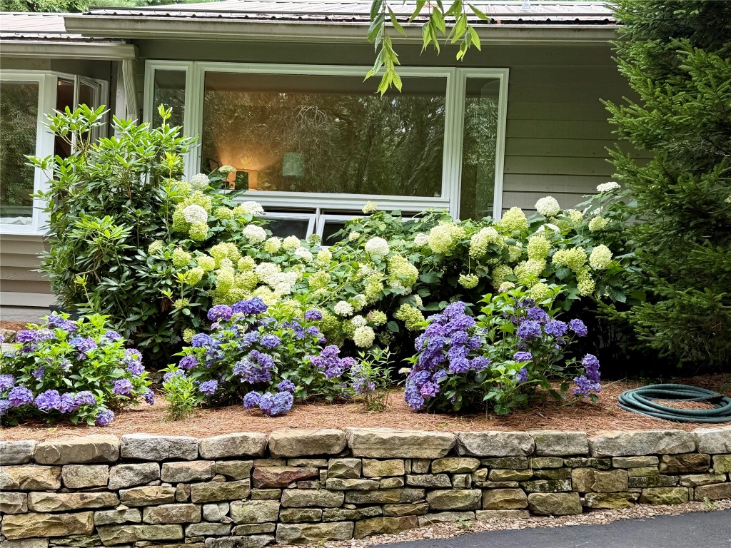 801 Split Rail Row