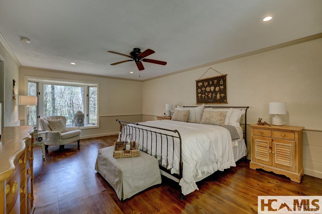 801 Split Rail Row
