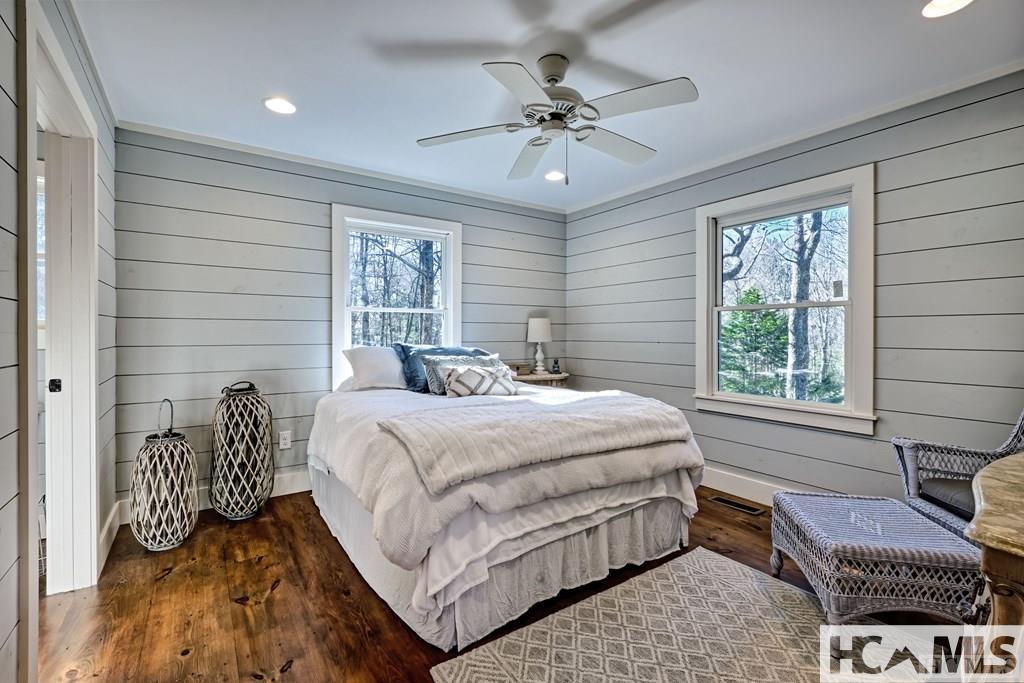 801 Split Rail Row