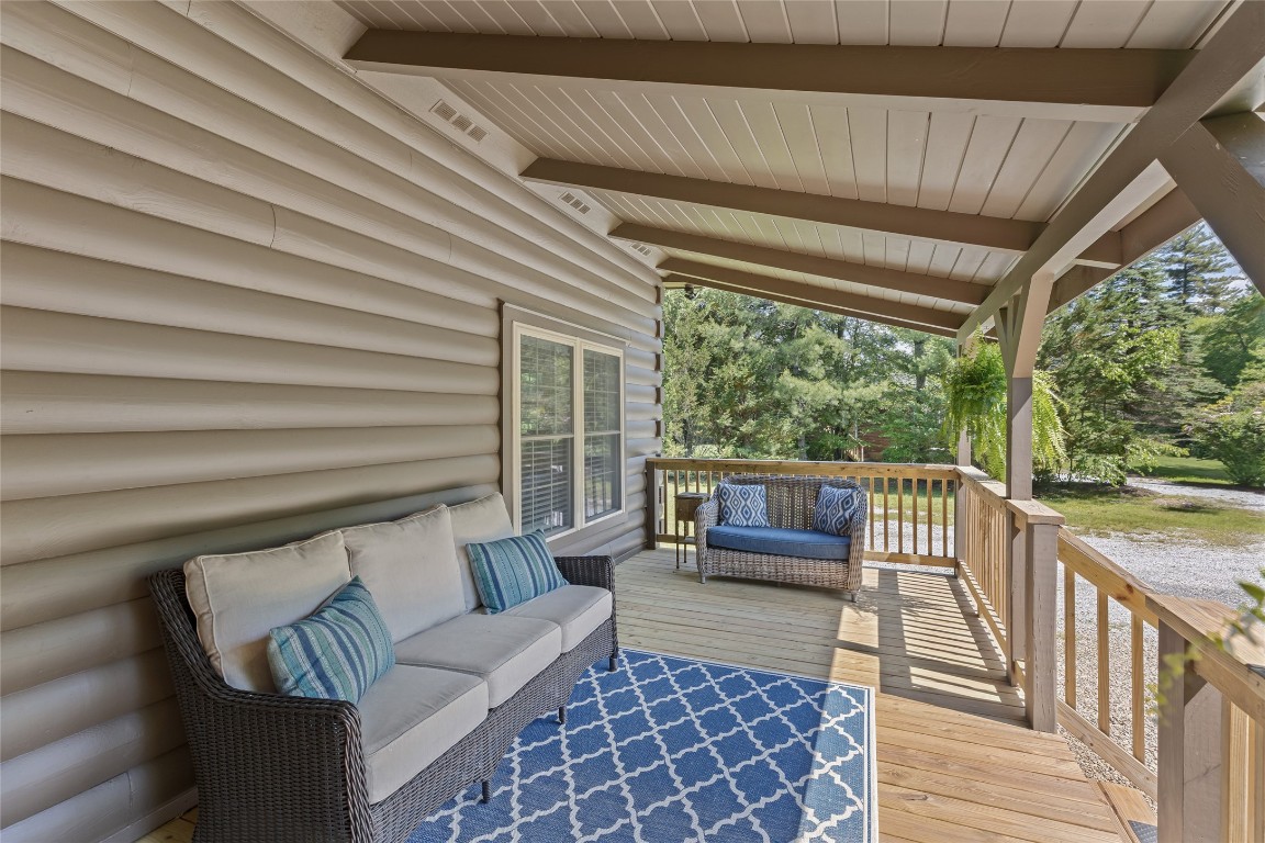 60 Holly Tree Lane