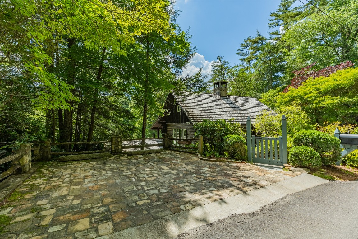 150 Cullasaja Drive