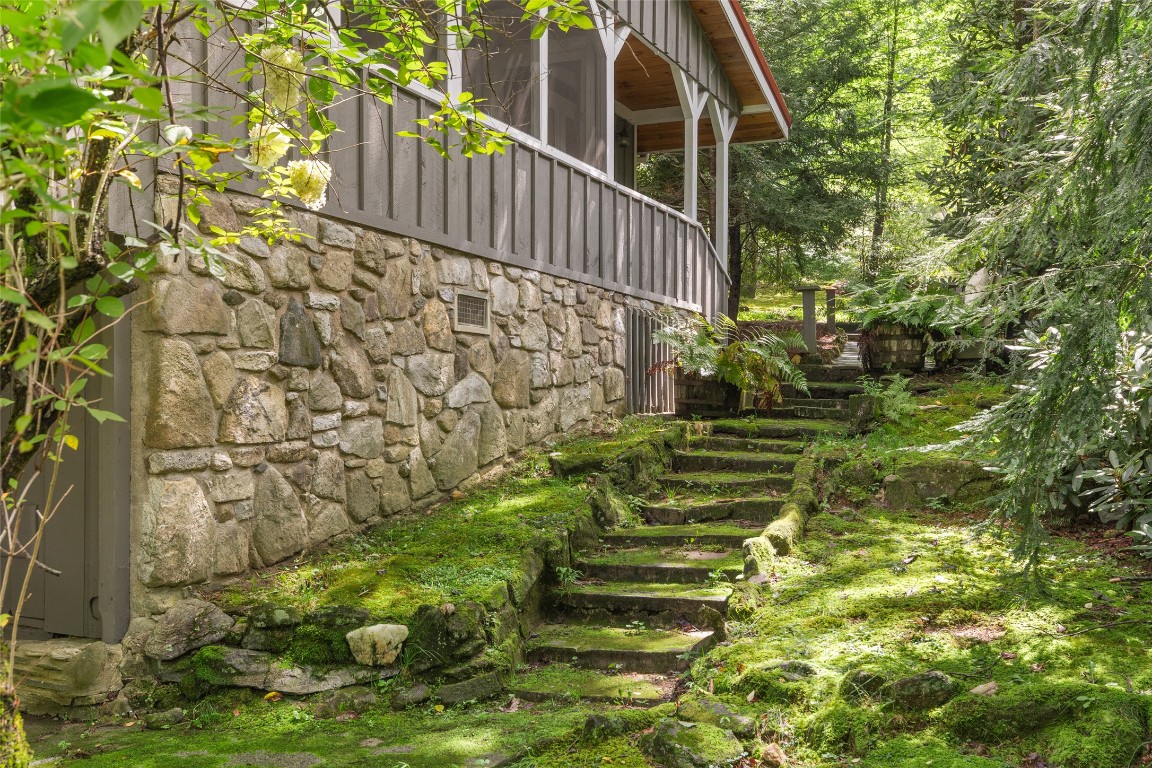 1405 Clear Creek Road