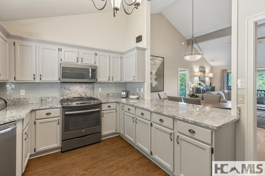 80 Ridge Lake Circle