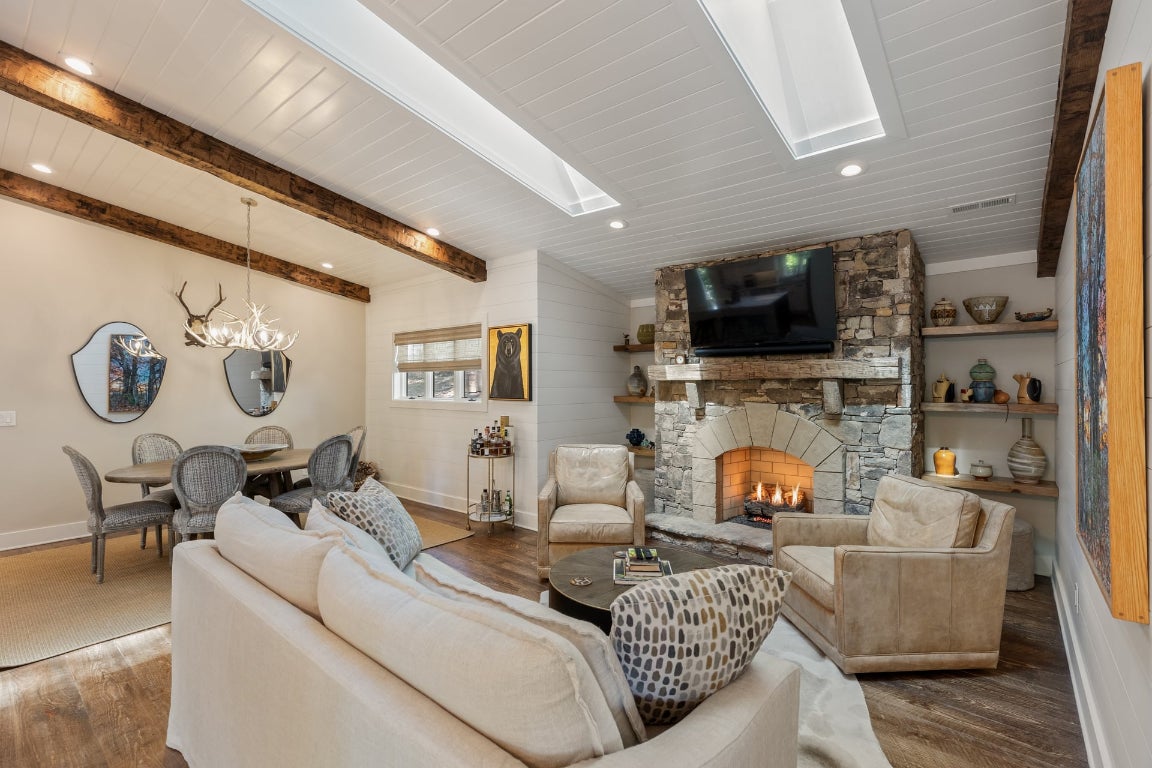 462 Mirror Lake Road