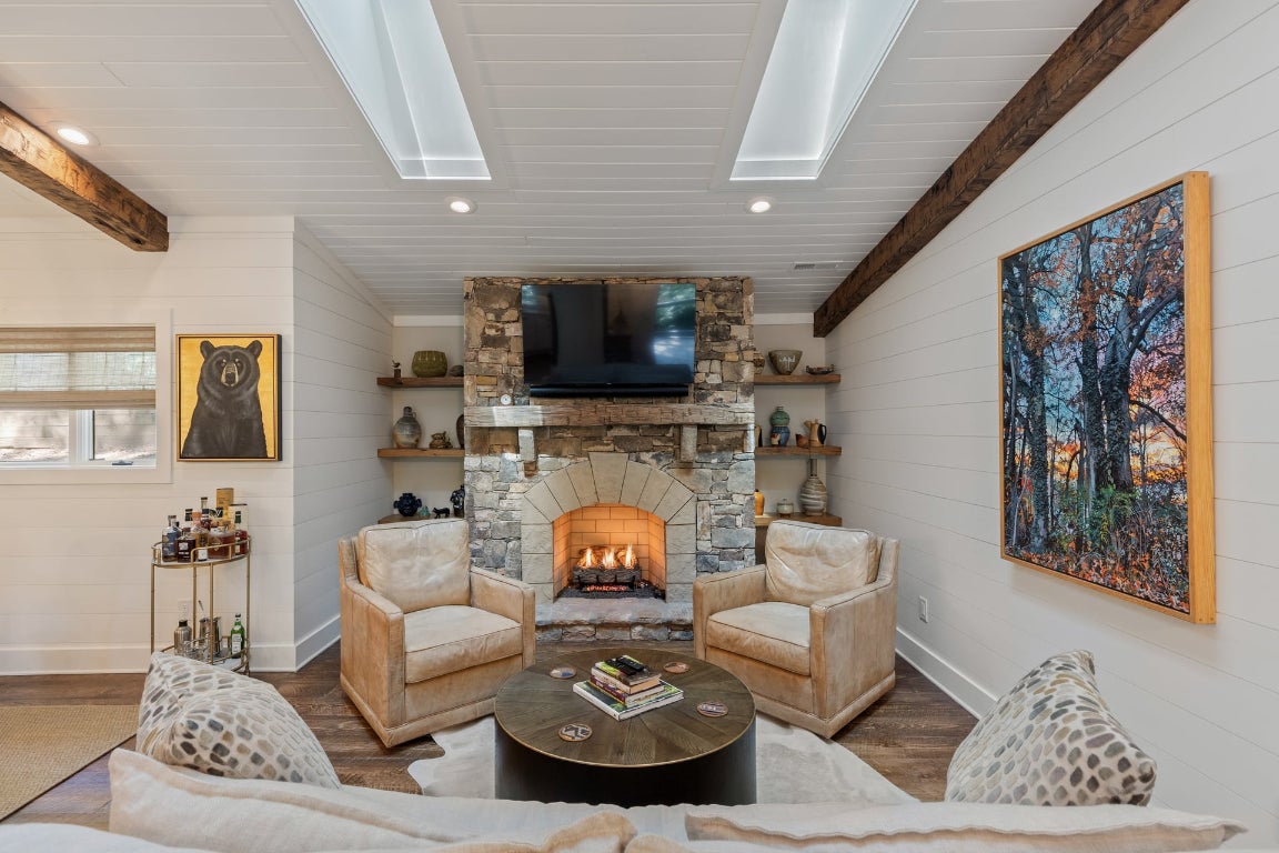 462 Mirror Lake Road