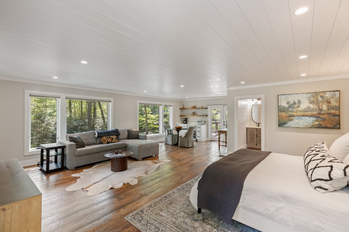 462 Mirror Lake Road