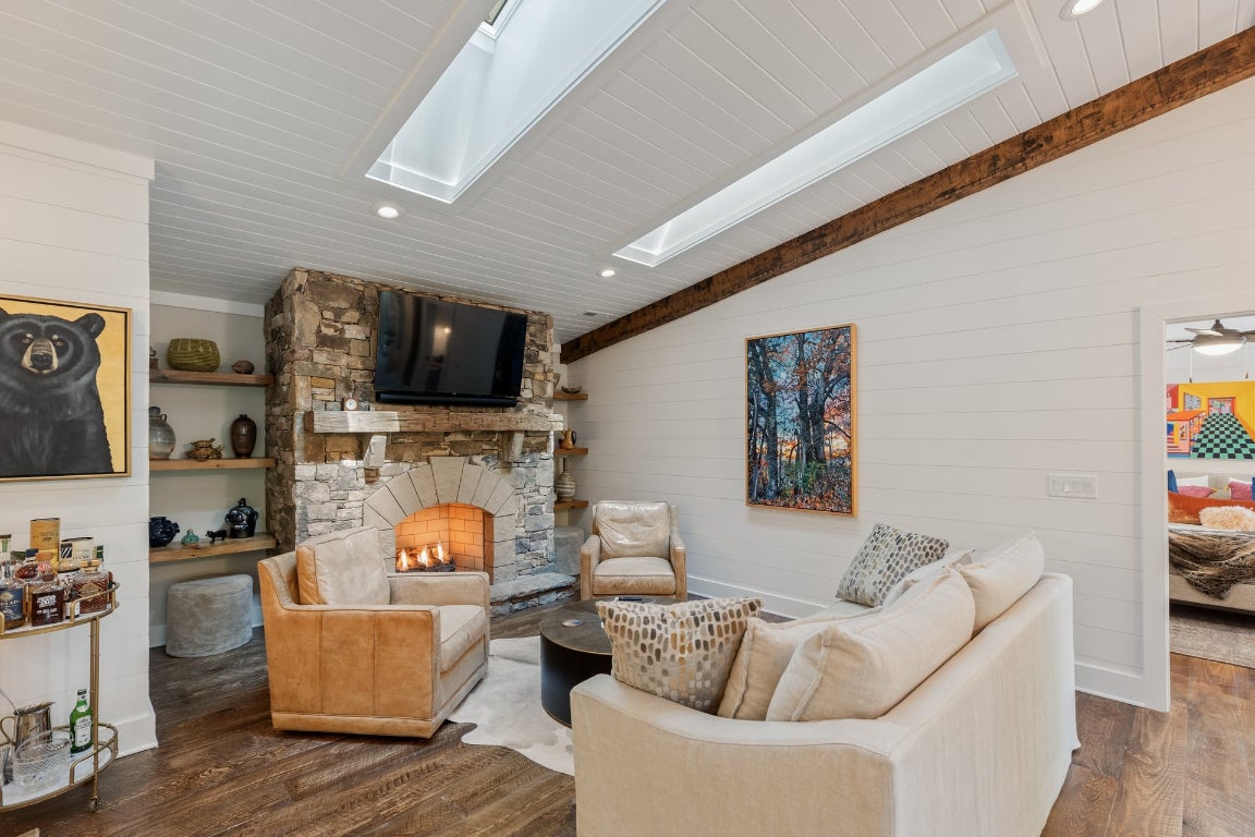 462 Mirror Lake Road