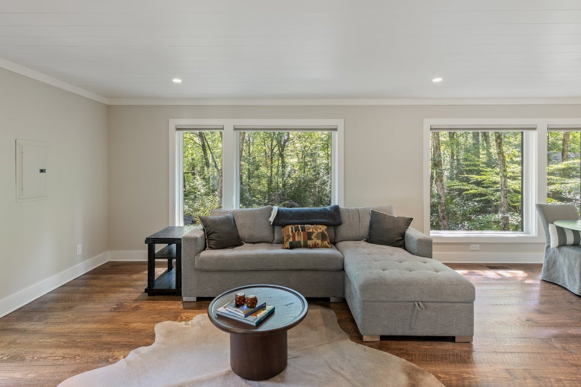 462 Mirror Lake Road