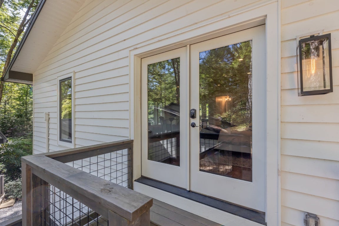 462 Mirror Lake Road