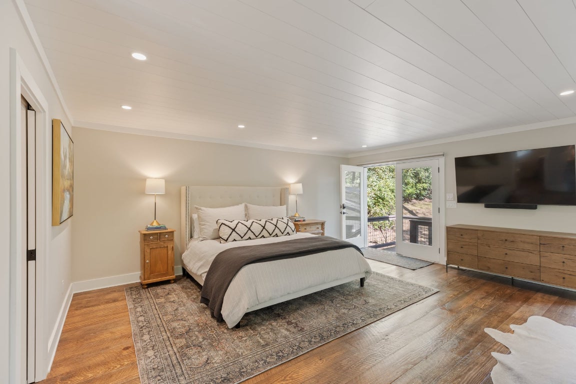 462 Mirror Lake Road