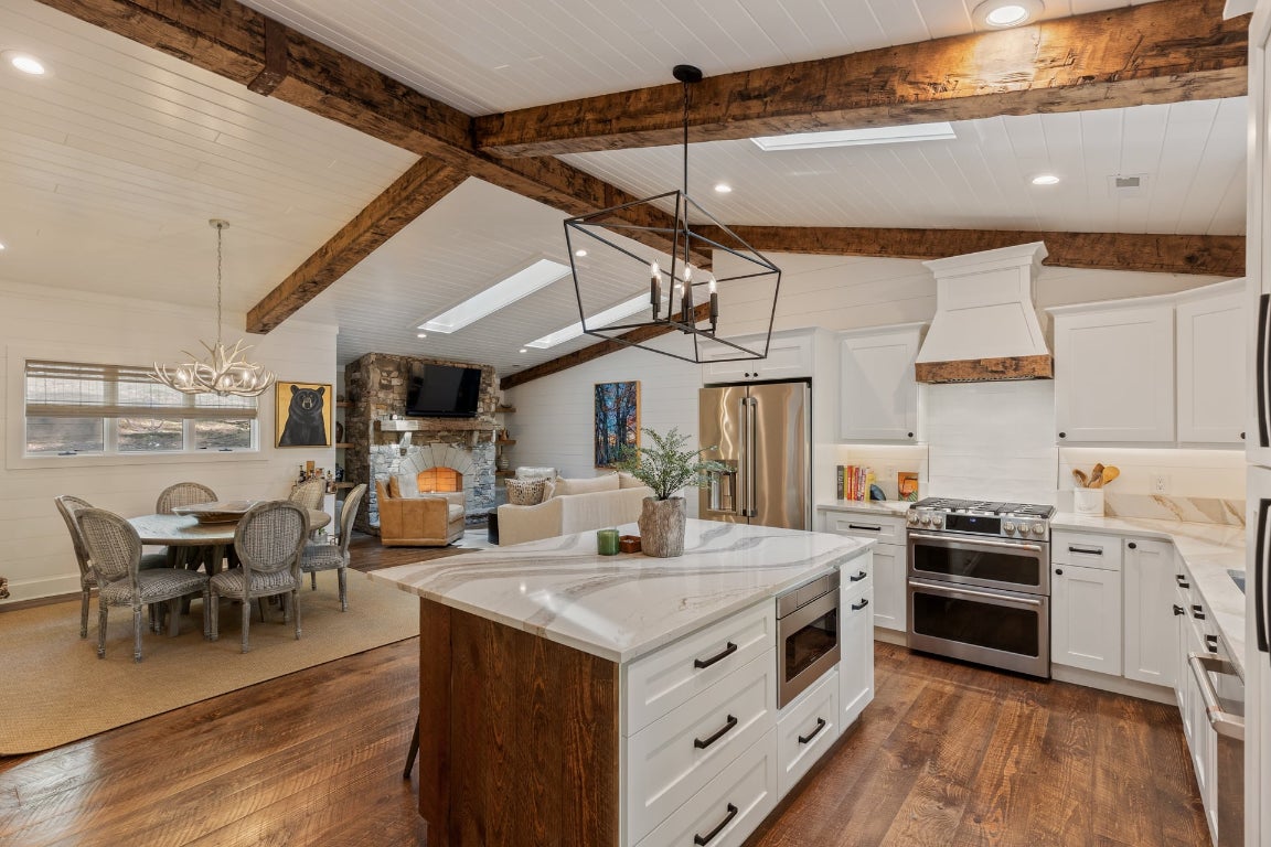 462 Mirror Lake Road