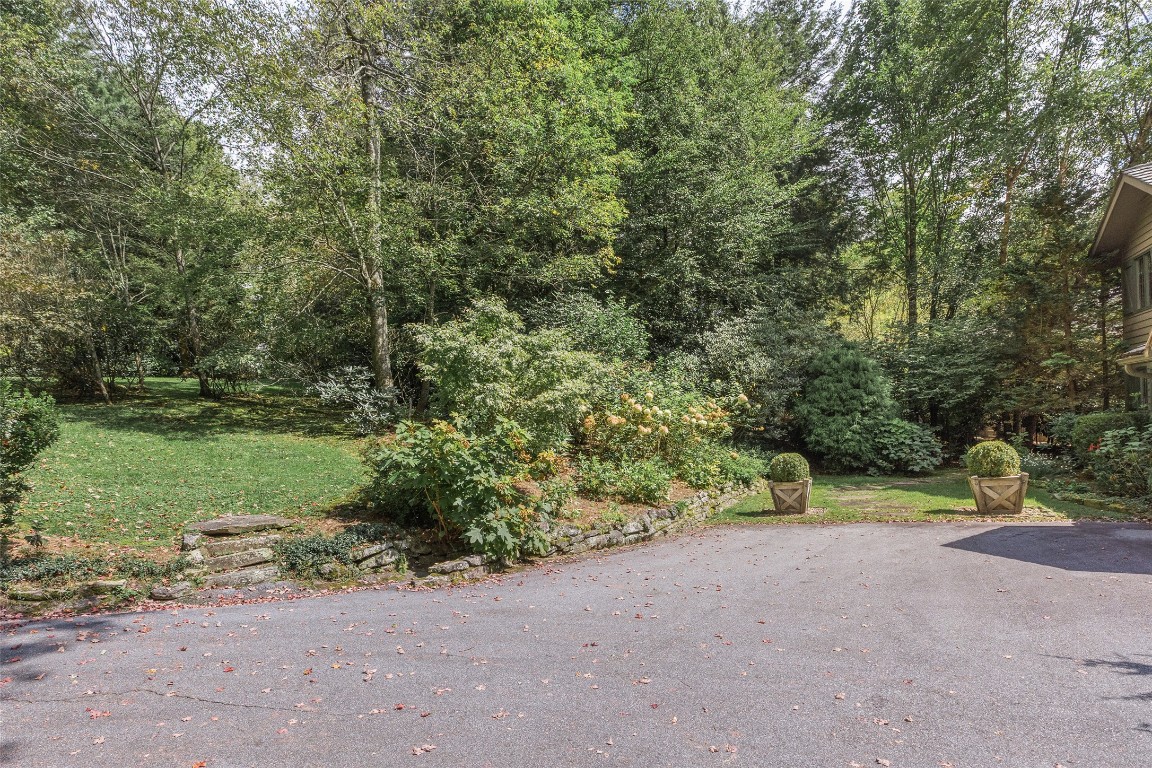 83 Hummingbird Circle