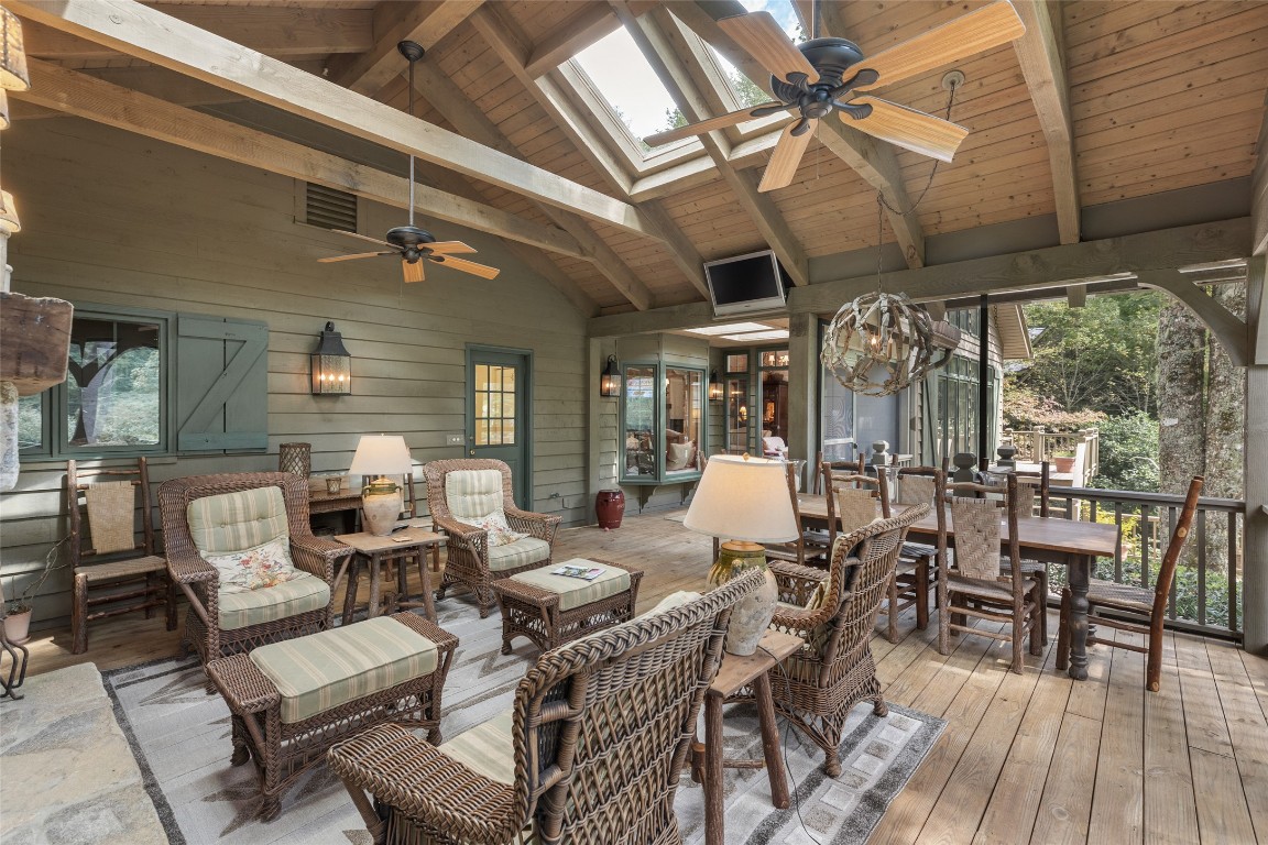 83 Hummingbird Circle