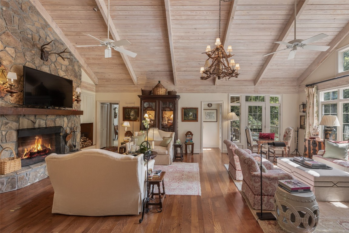 83 Hummingbird Circle