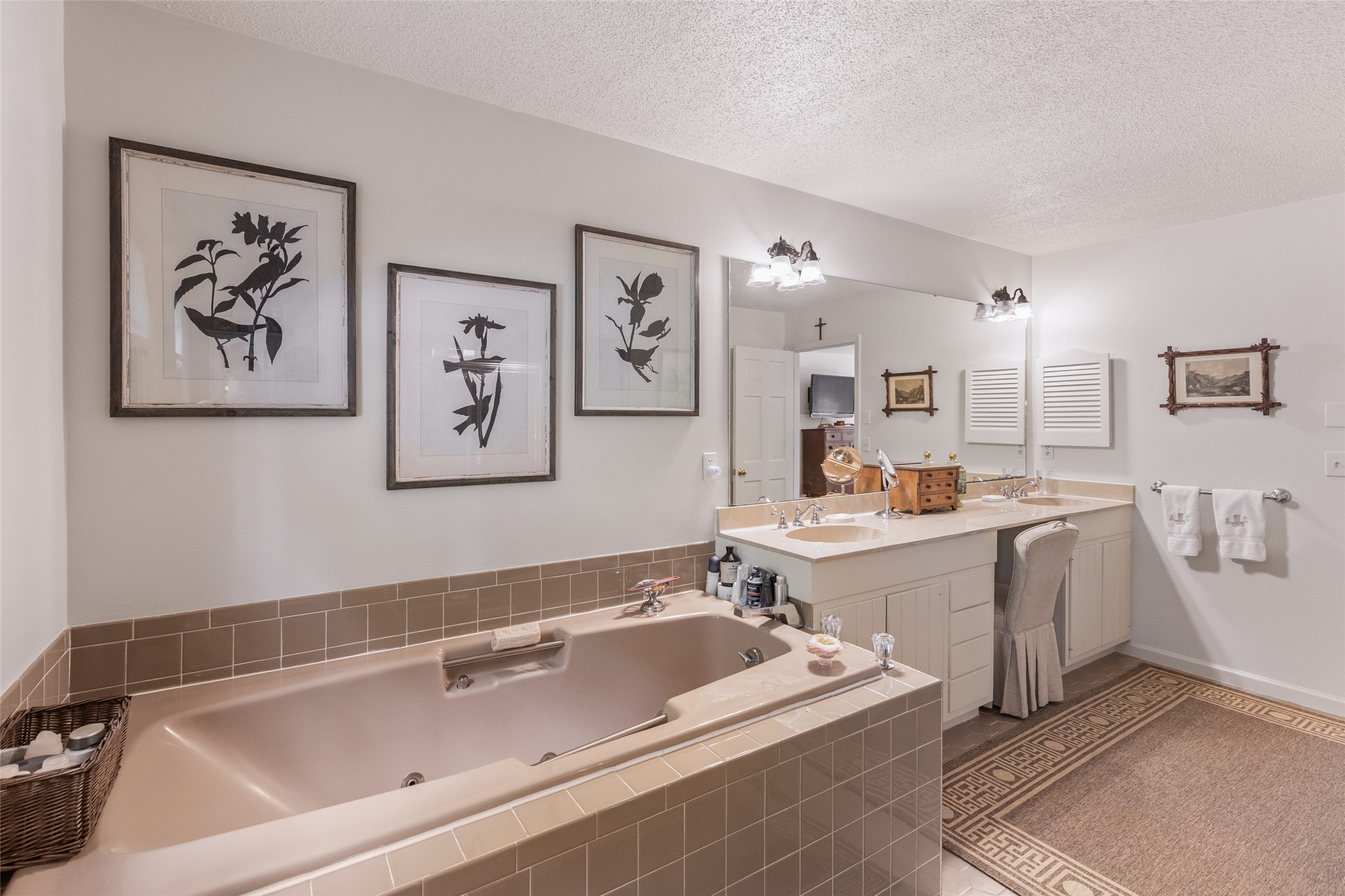 83 Hummingbird Circle