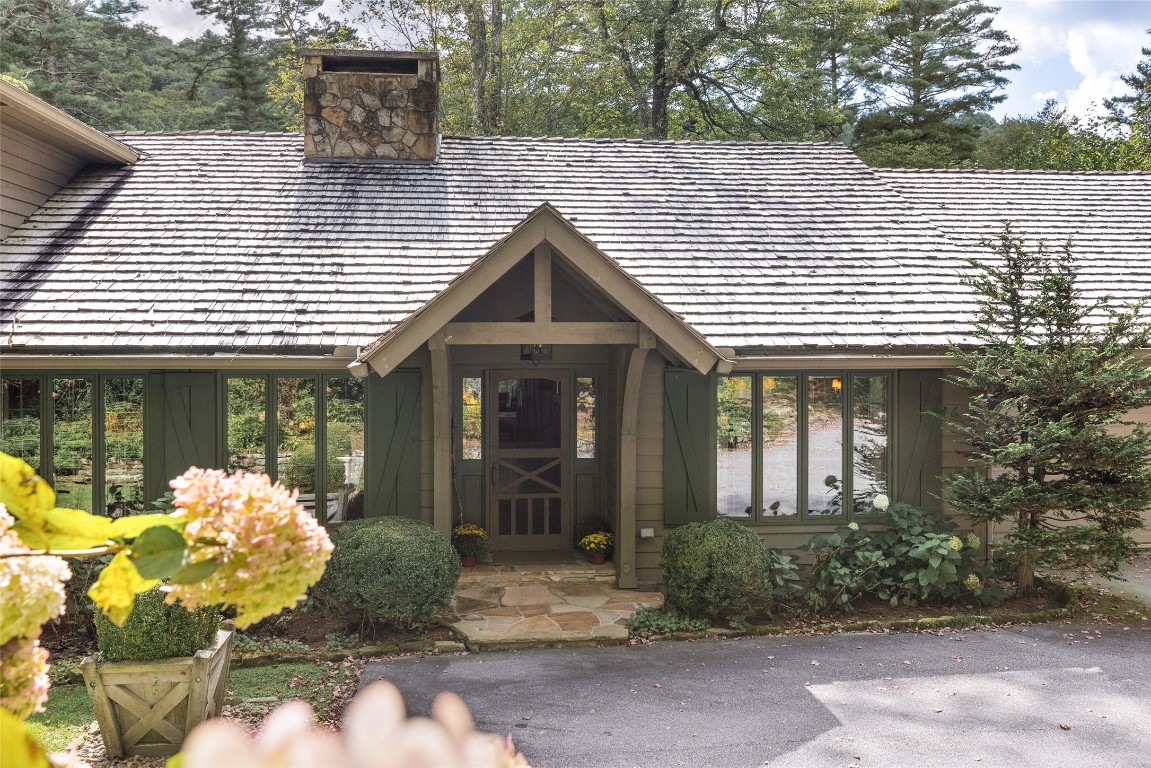 83 Hummingbird Circle