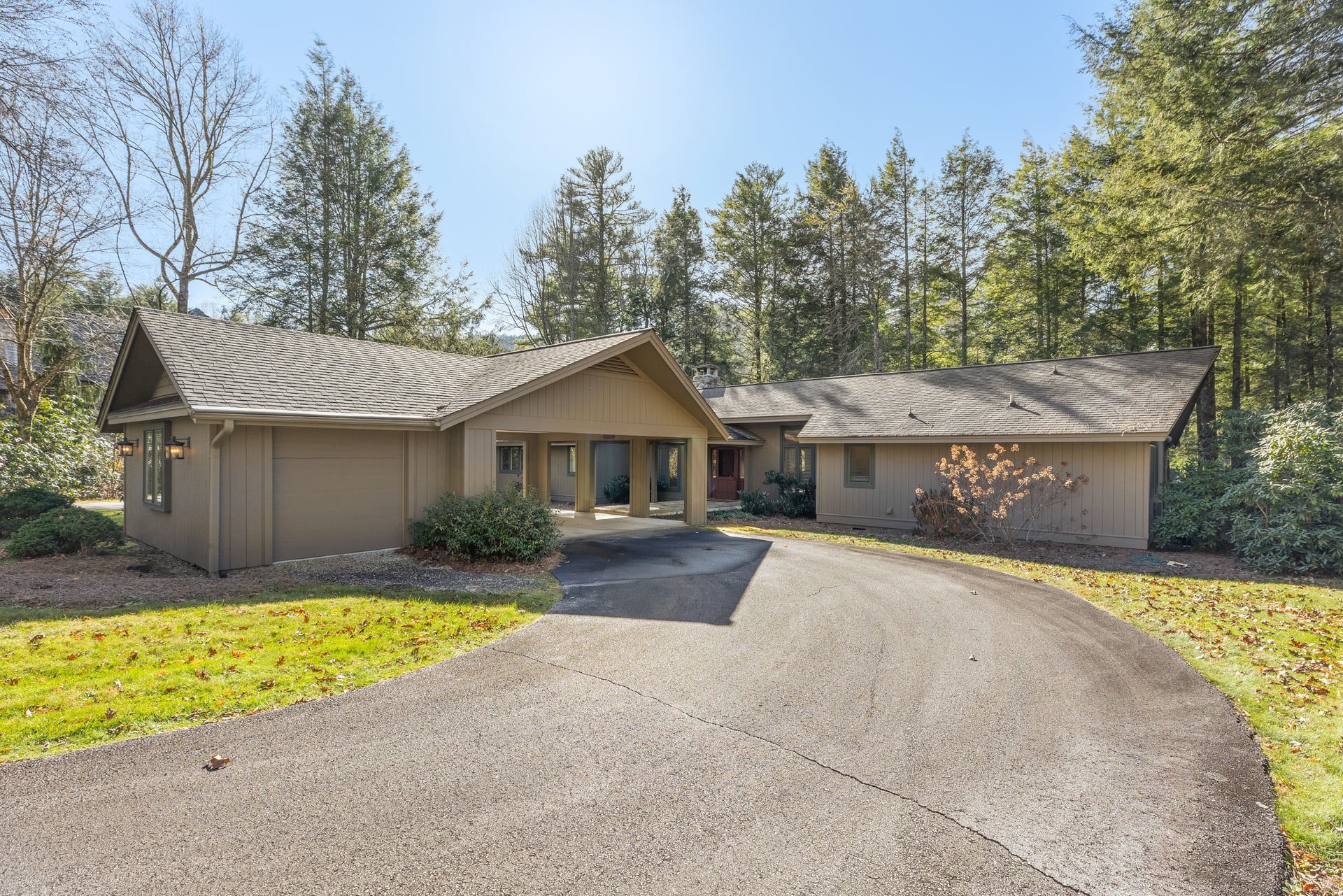 312 Pipers Court
