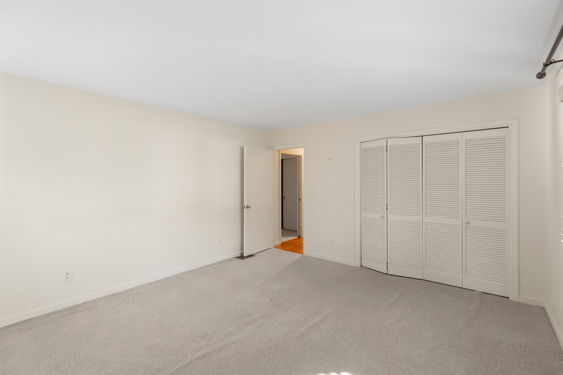 312 Pipers Court