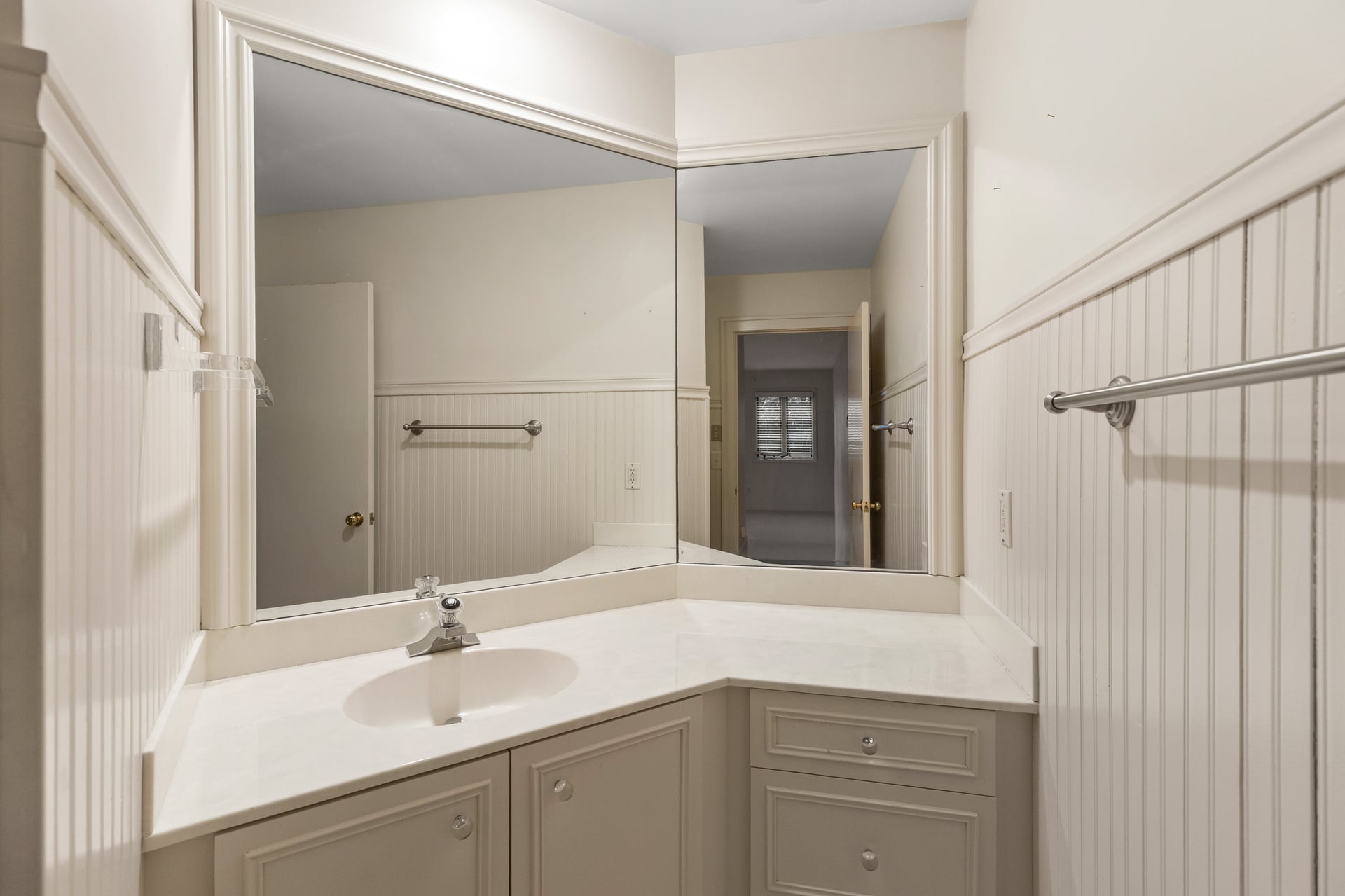 312 Pipers Court