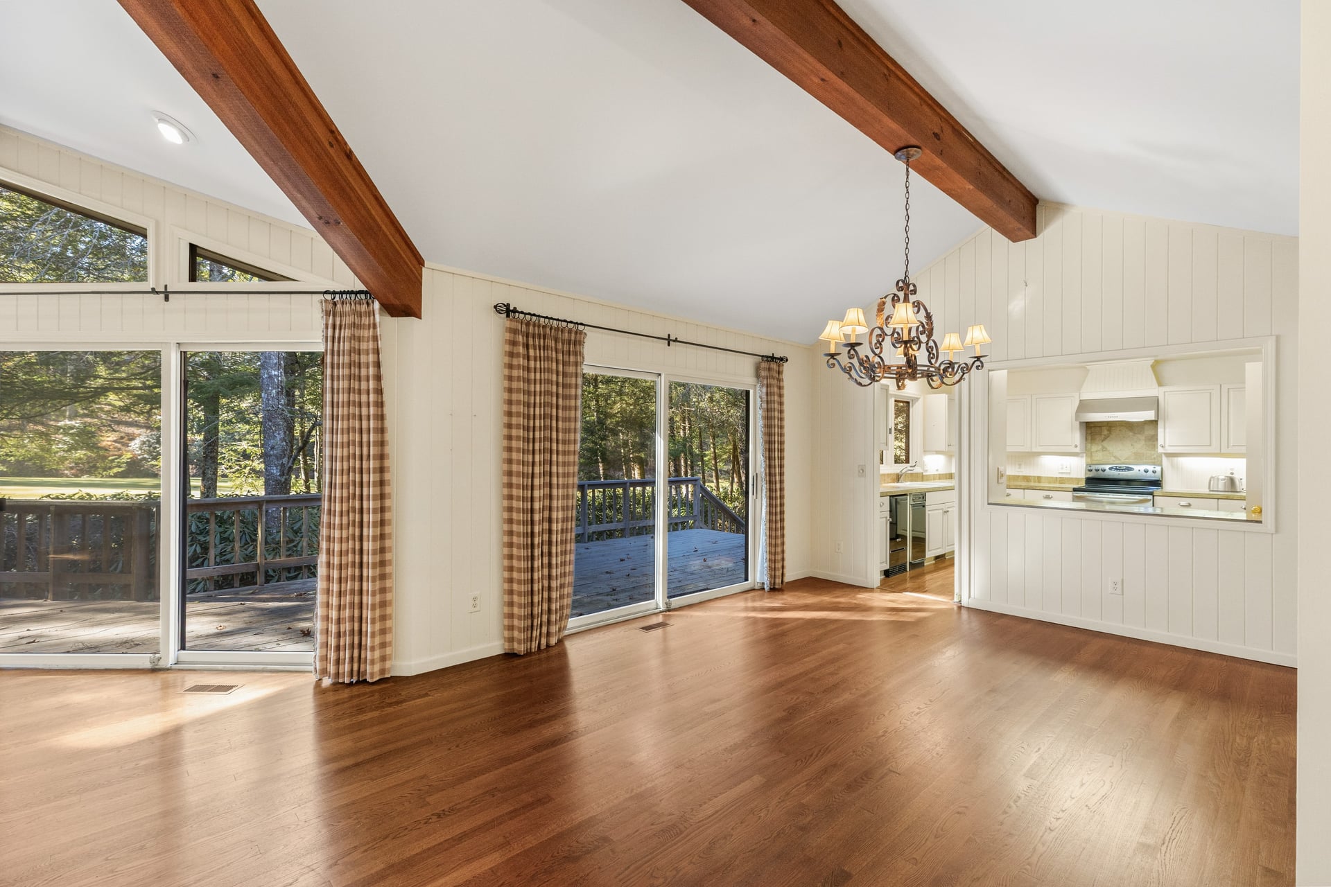 312 Pipers Court