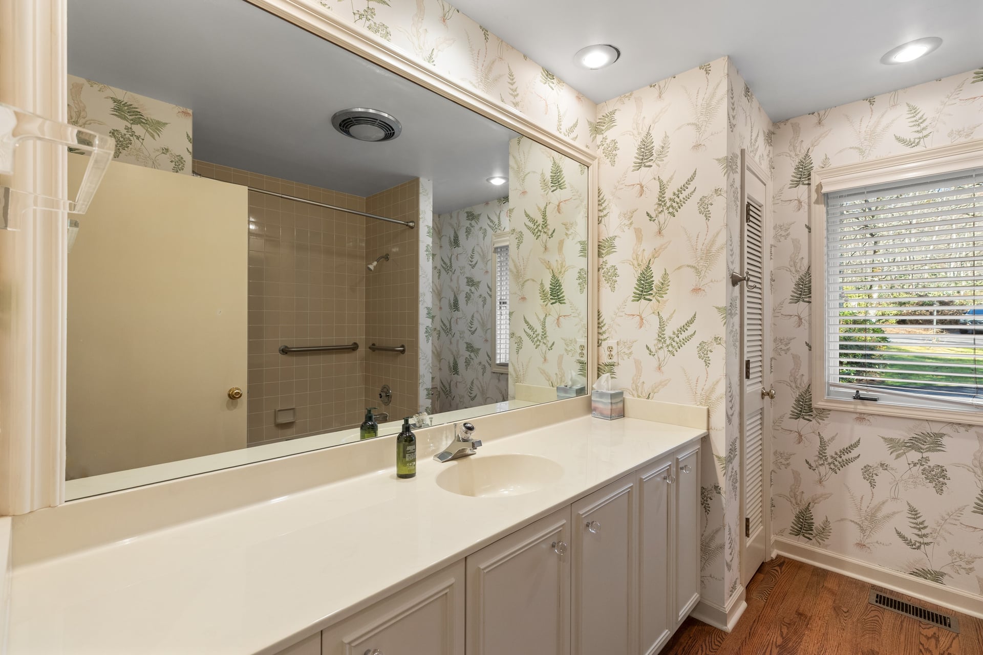 312 Pipers Court