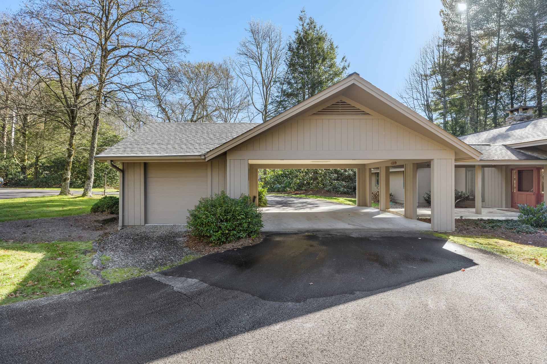 312 Pipers Court