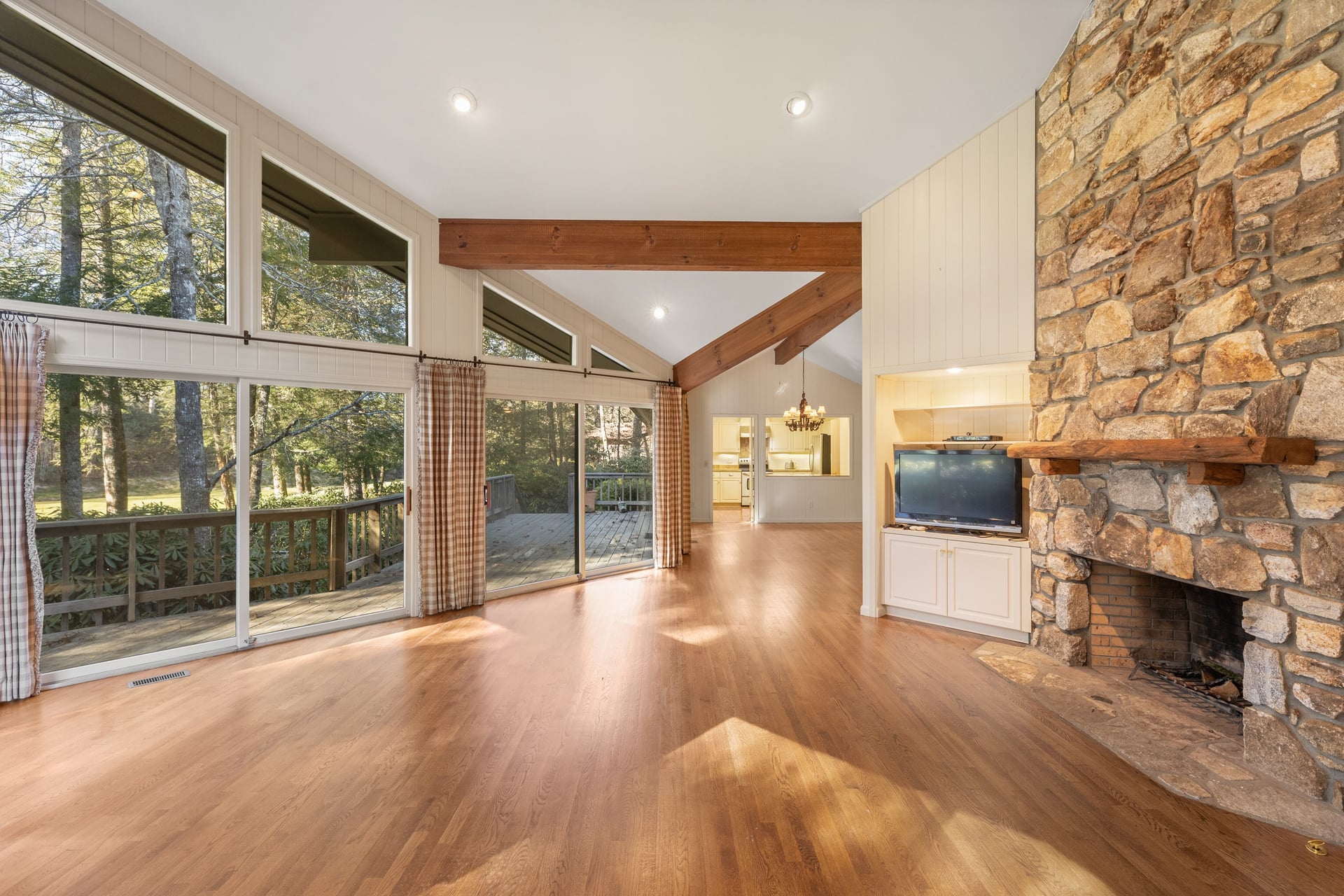 312 Pipers Court