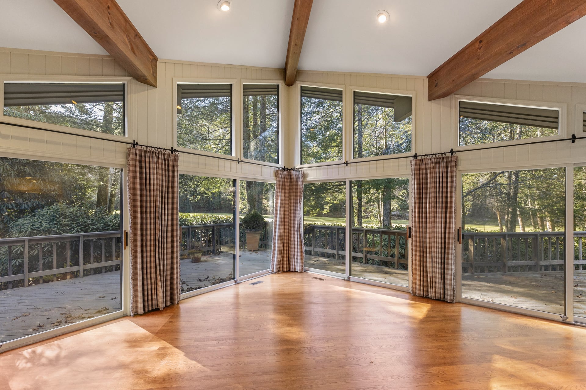 312 Pipers Court