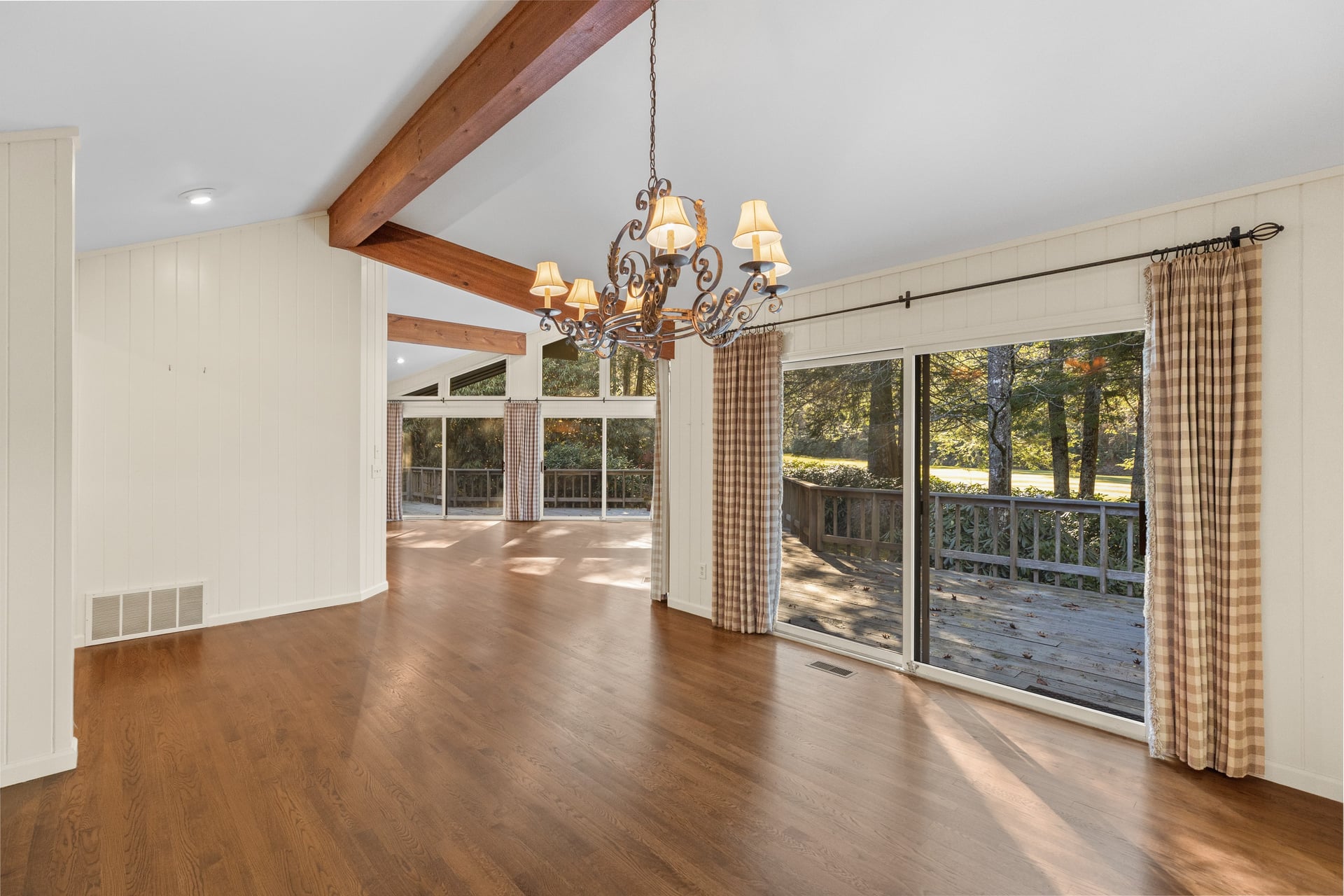 312 Pipers Court