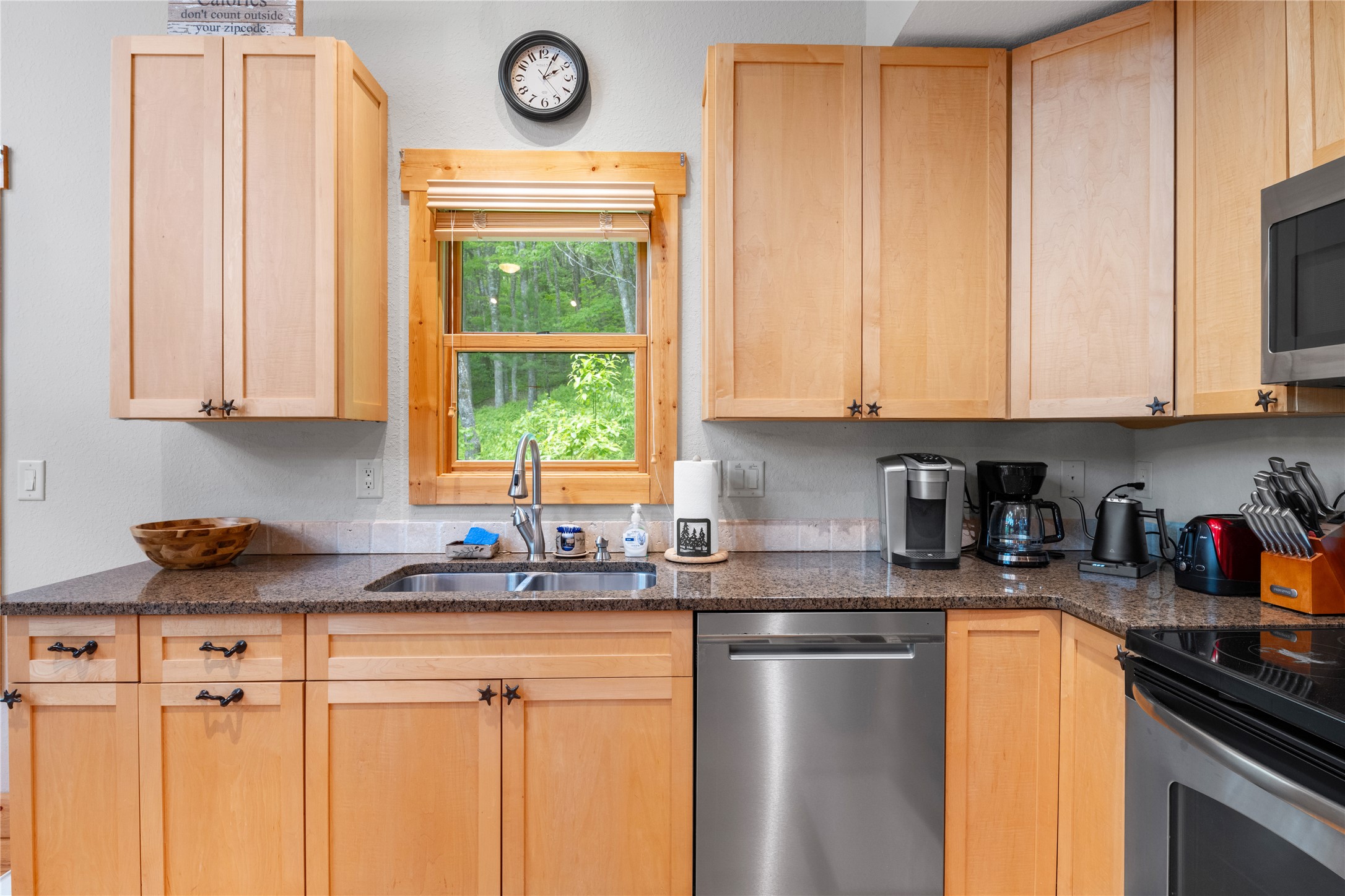 28 E Forest Way