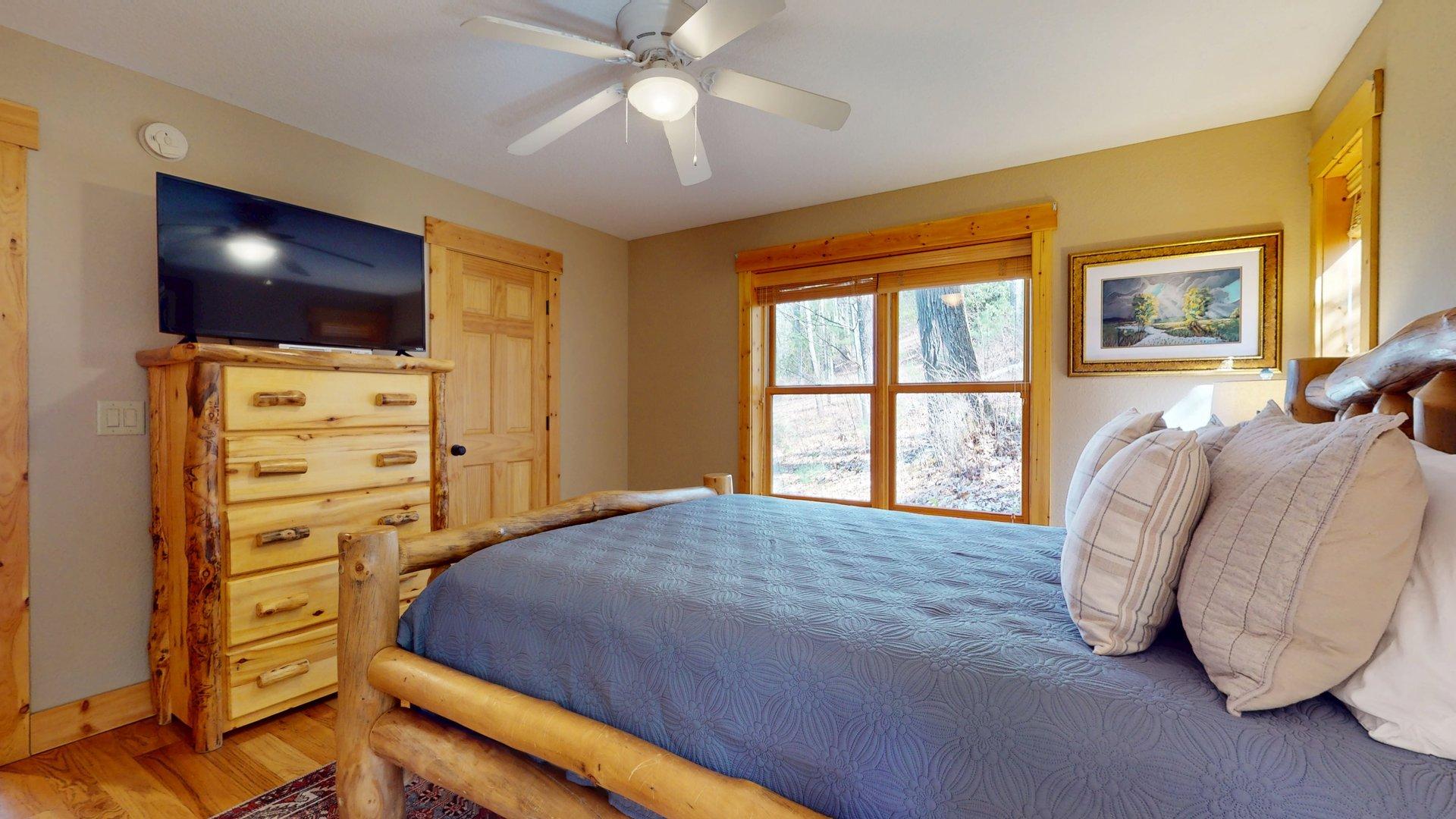 28 E Forest Way