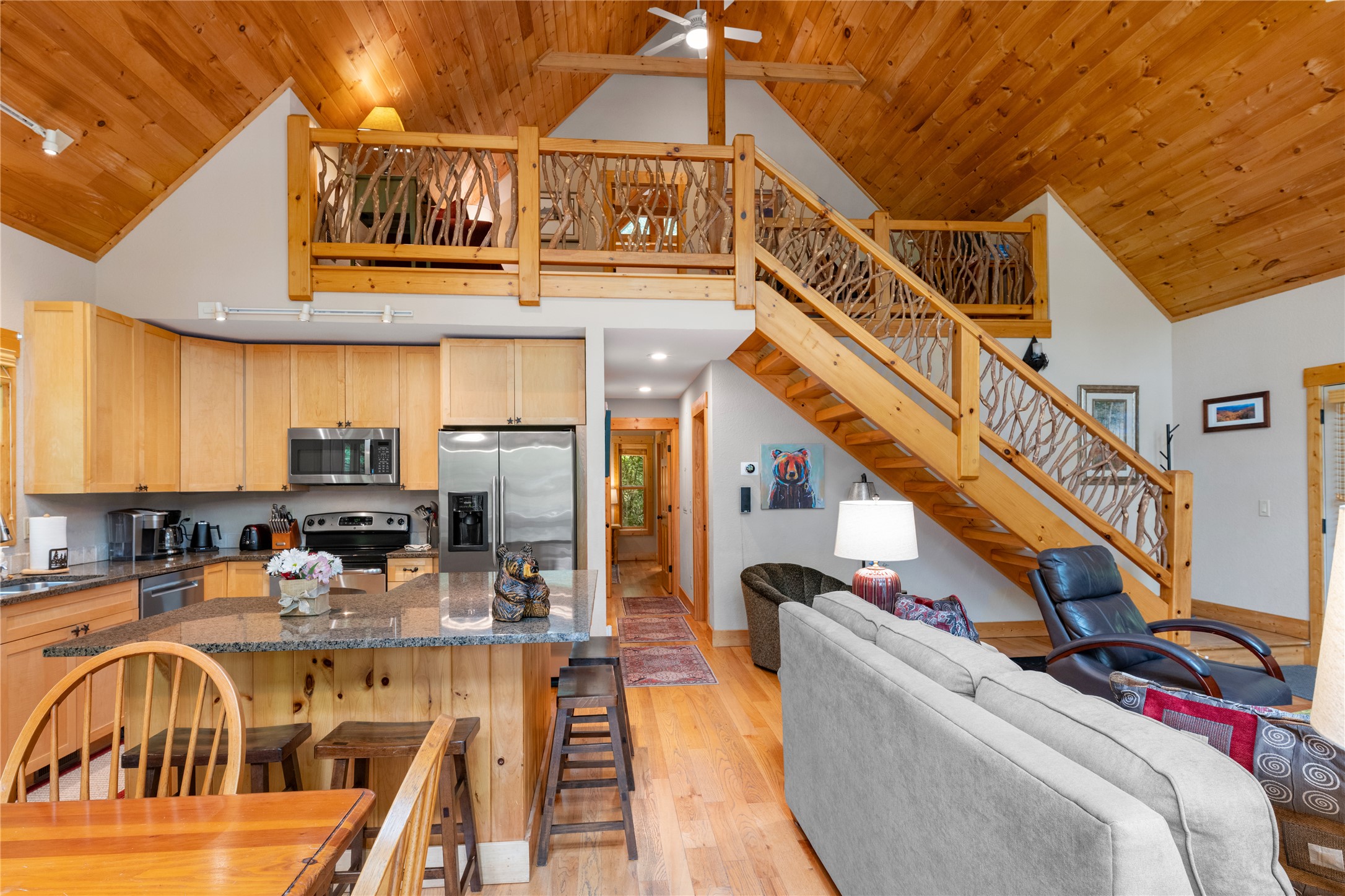 28 E Forest Way