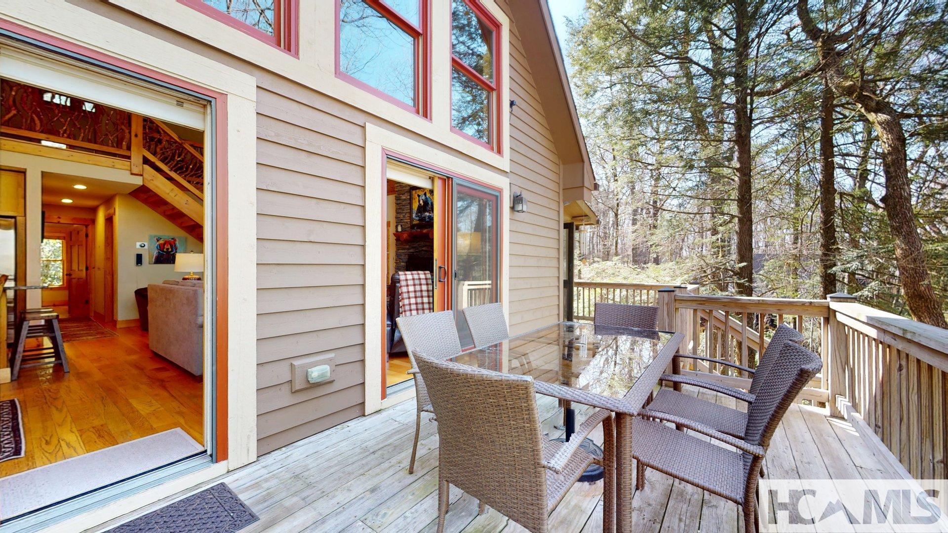 28 E Forest Way