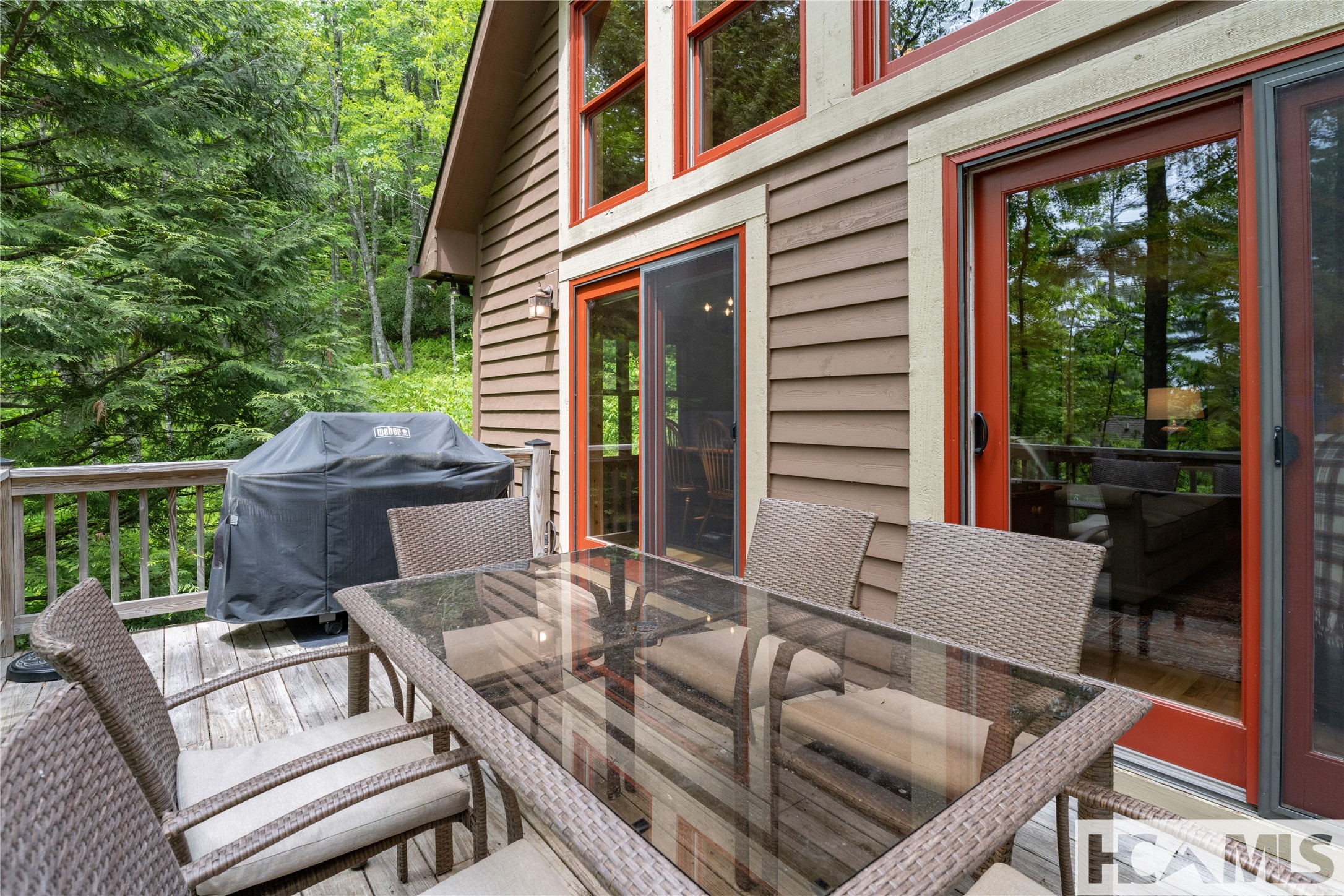 28 E Forest Way