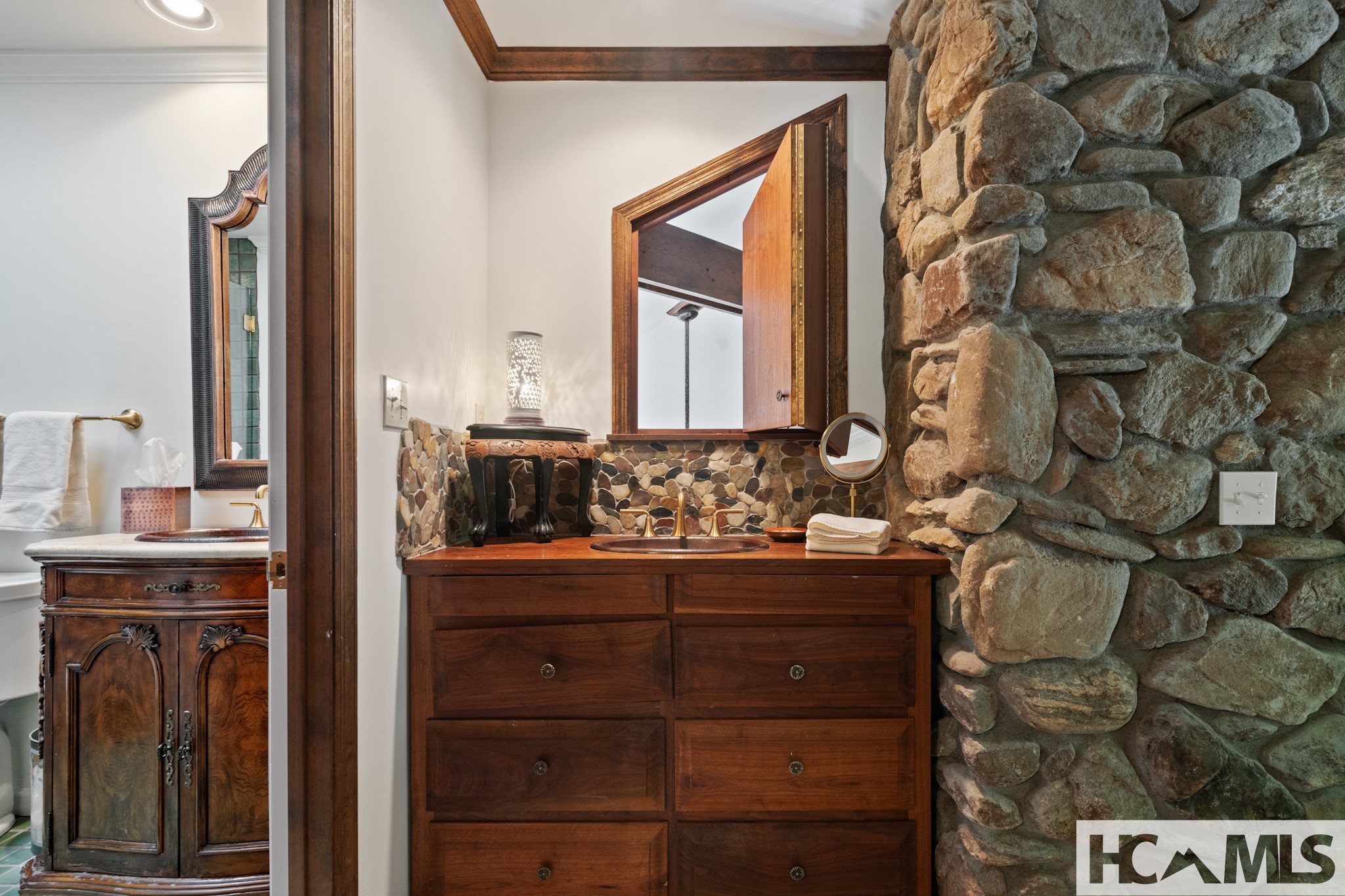 711 Flat Mountain Road