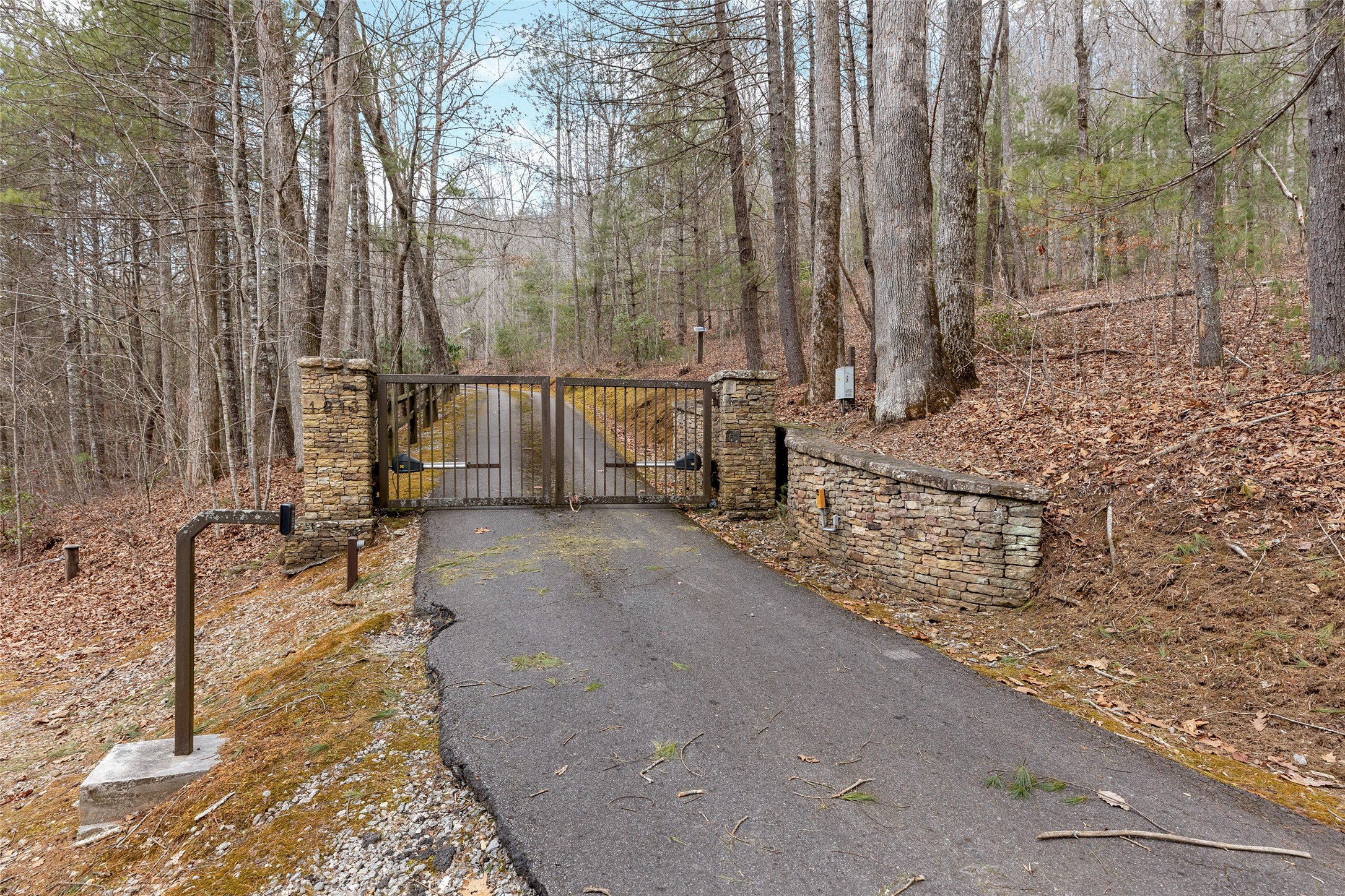 1213 Lost Valley Road