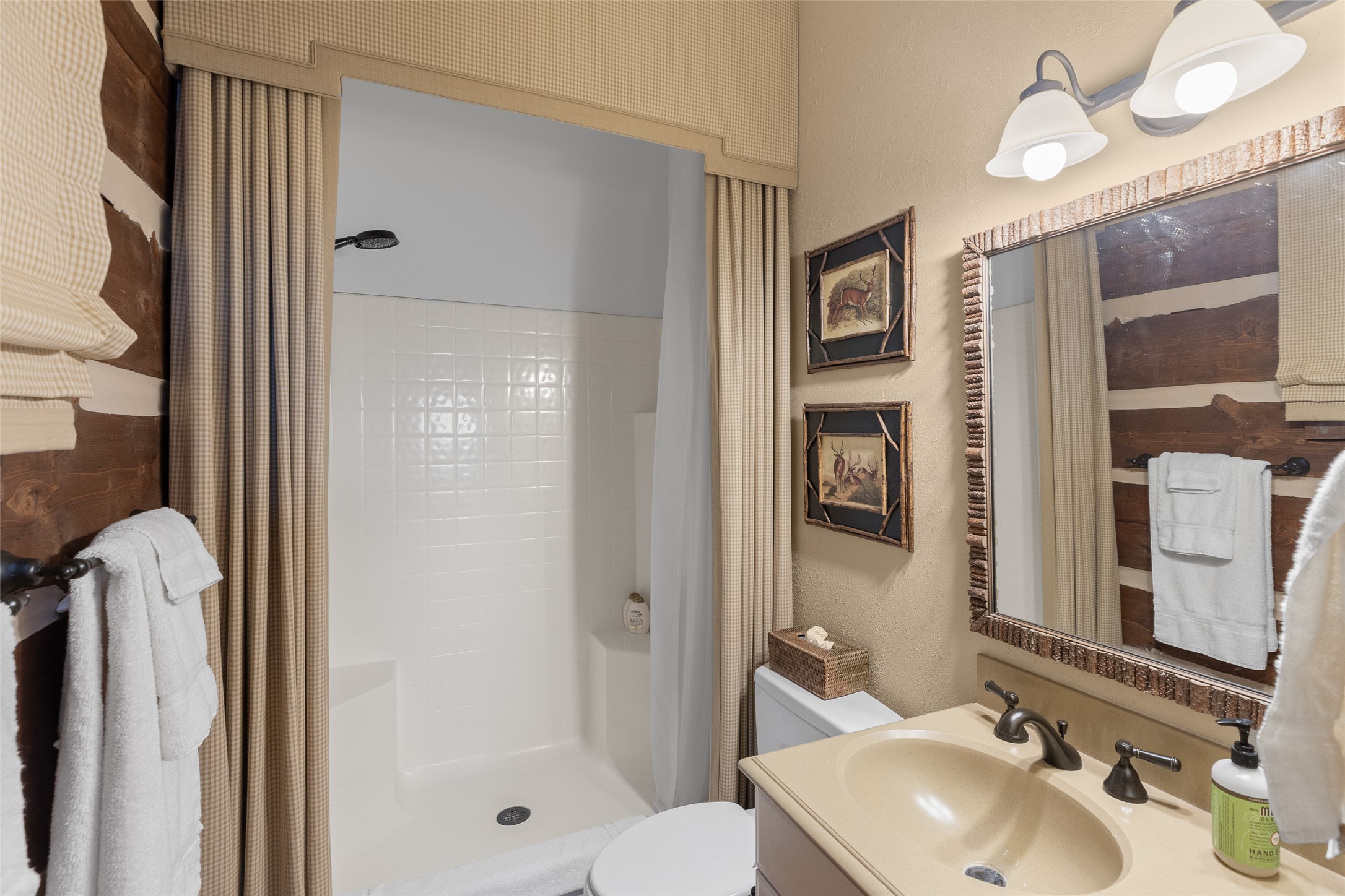 1213 Lost Valley Road