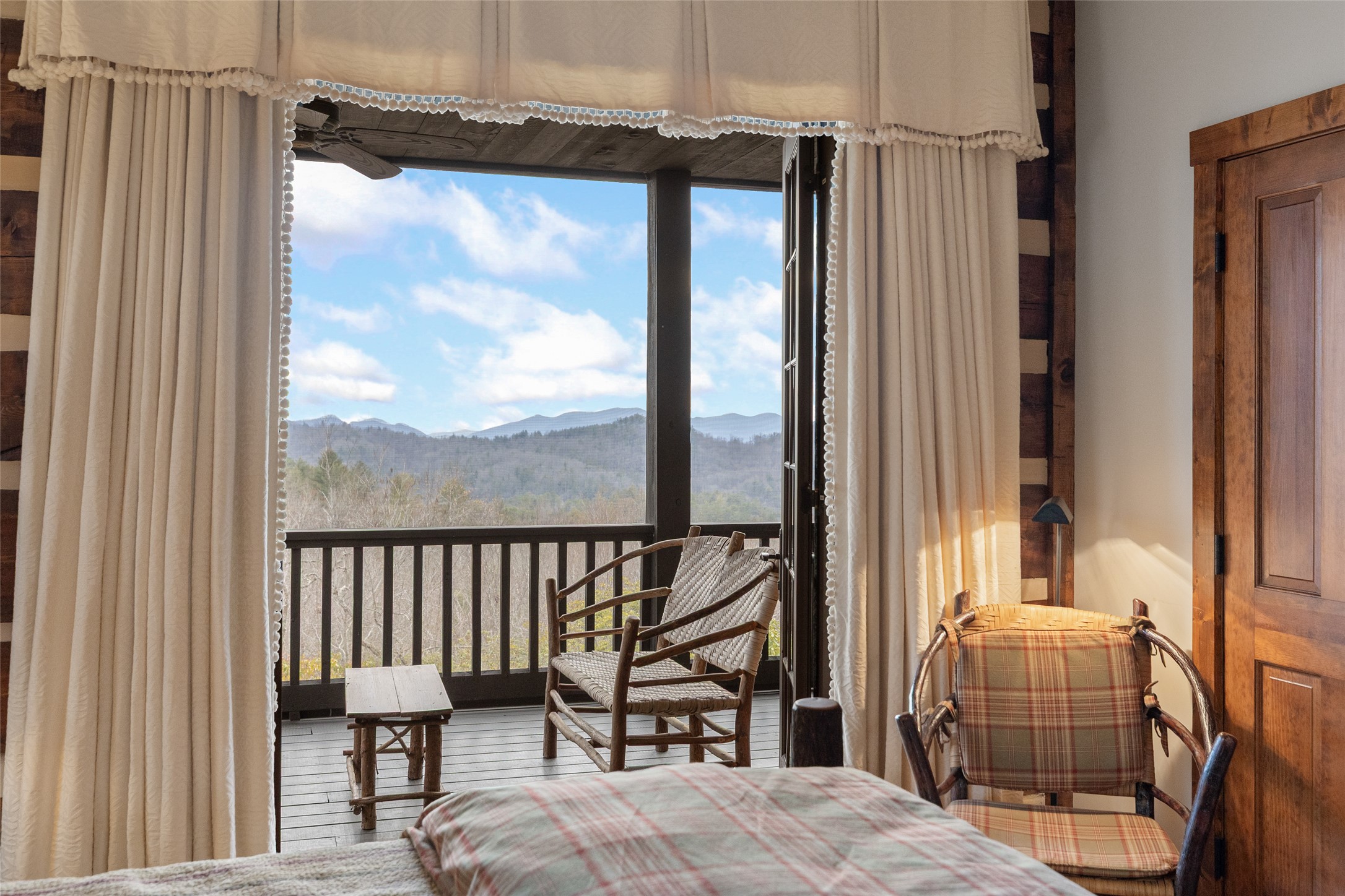 1213 Lost Valley Road