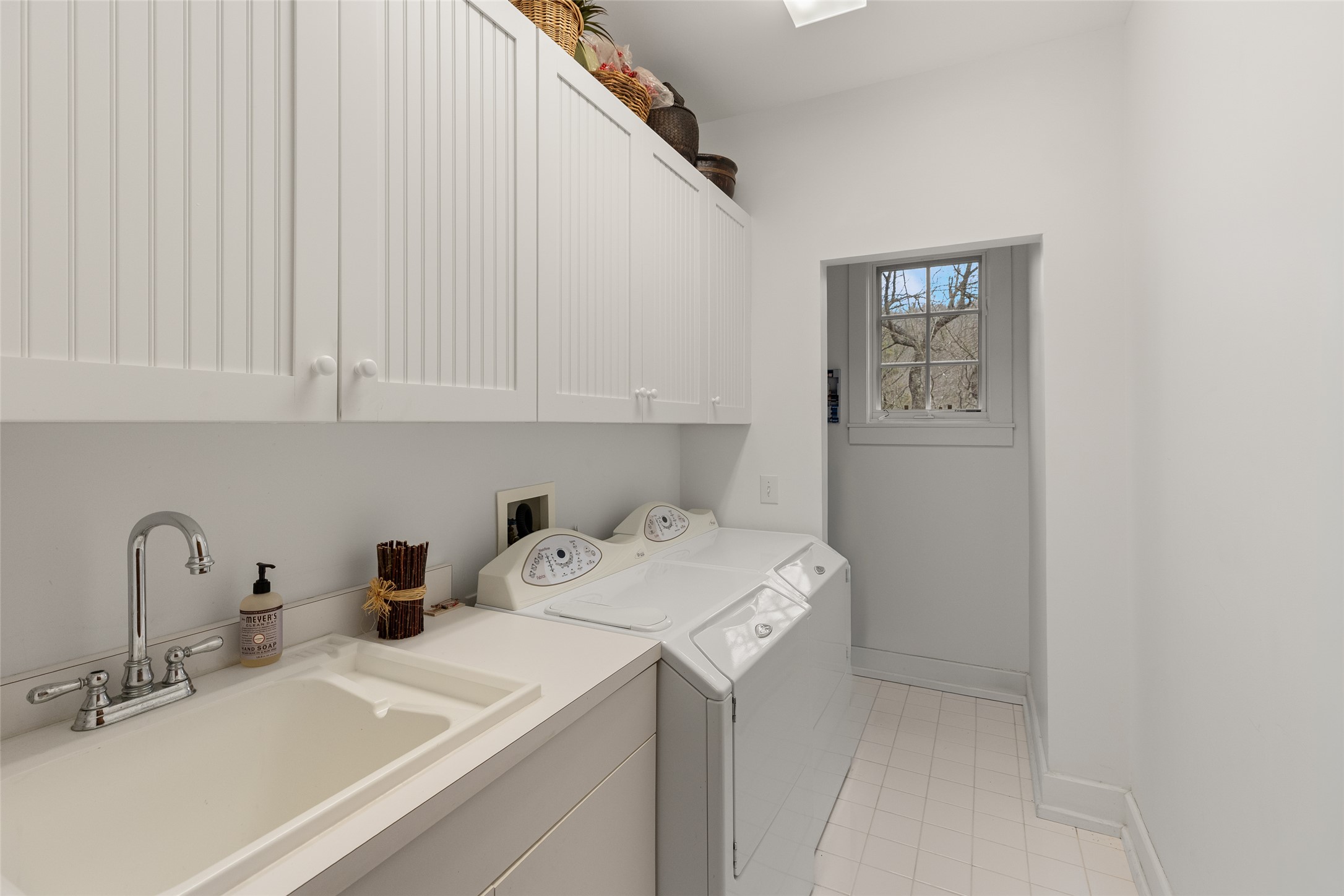 1213 Lost Valley Road