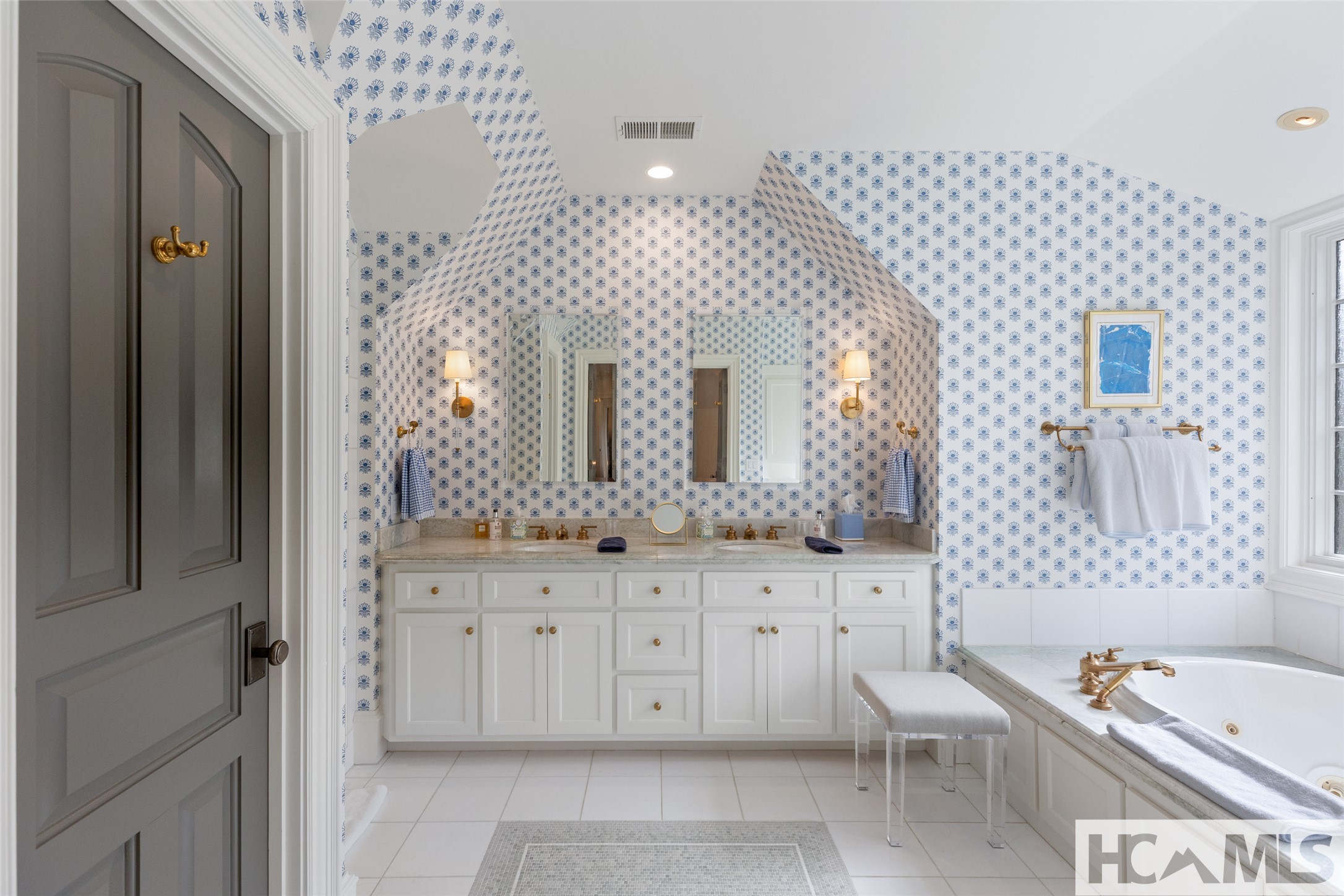 585 Moorewood Circle