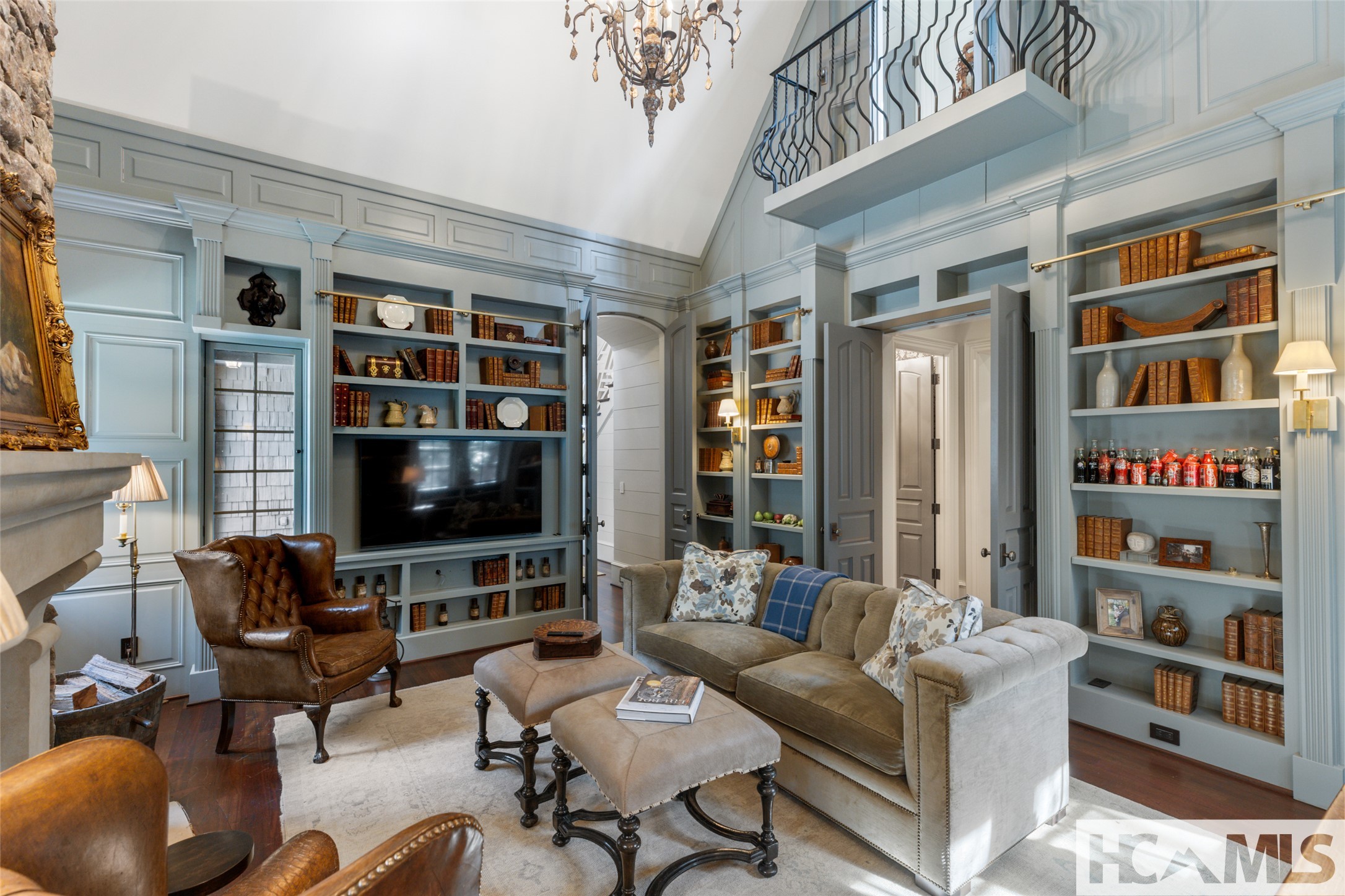 585 Moorewood Circle