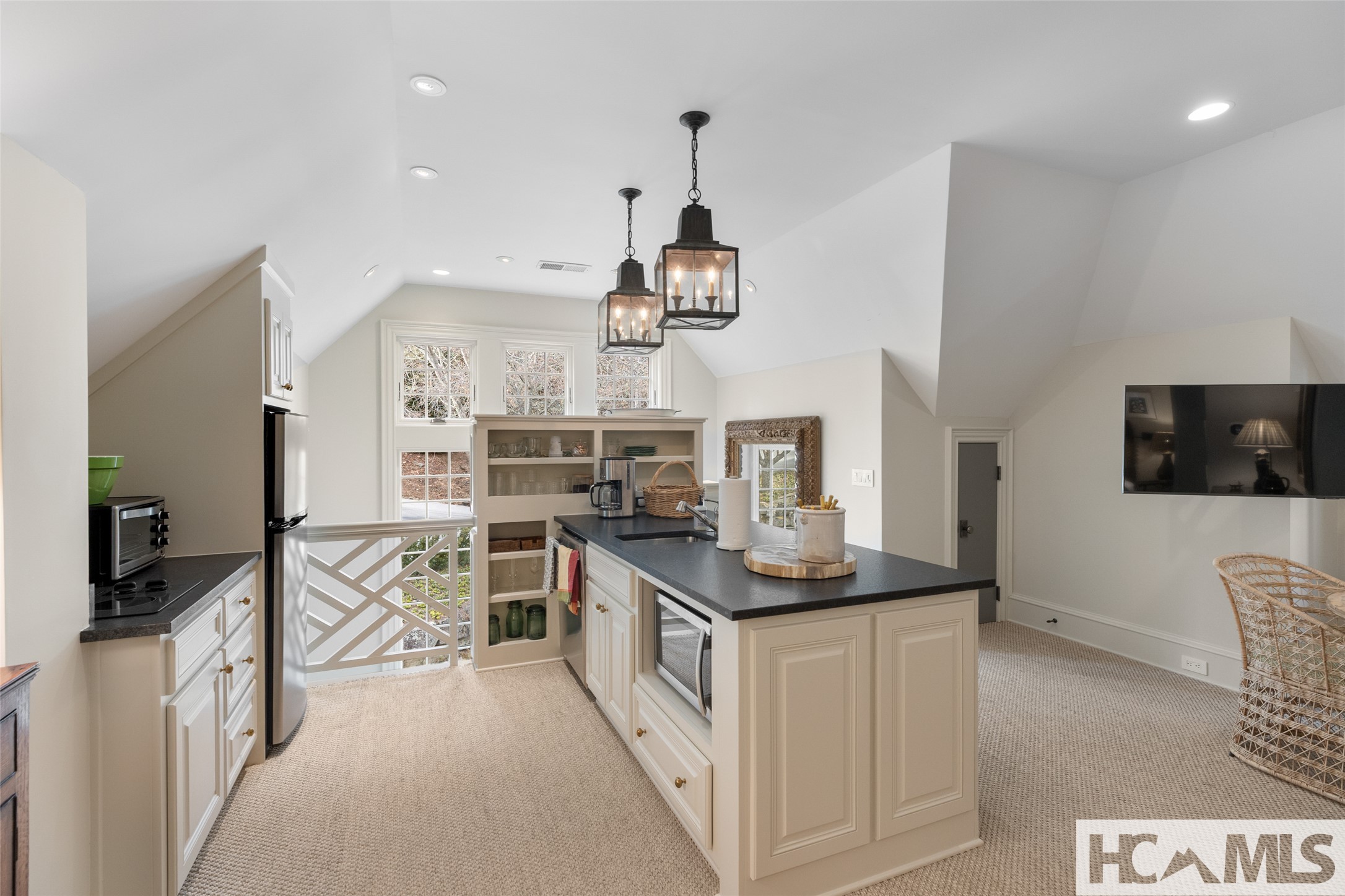 585 Moorewood Circle